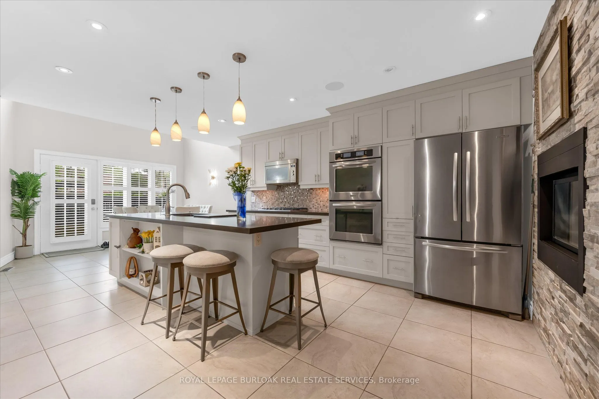 2110 New Street #6