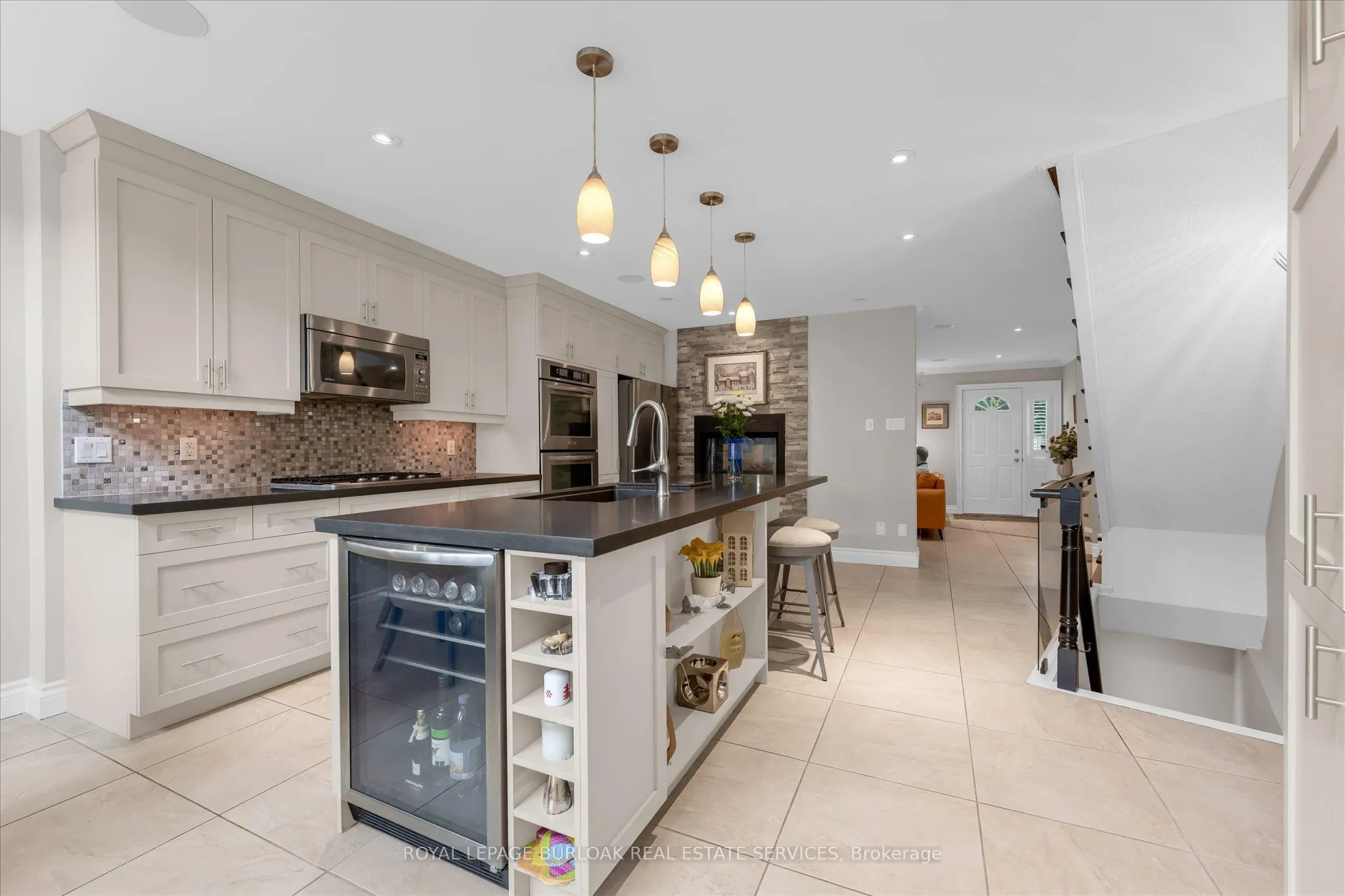 2110 New Street #6