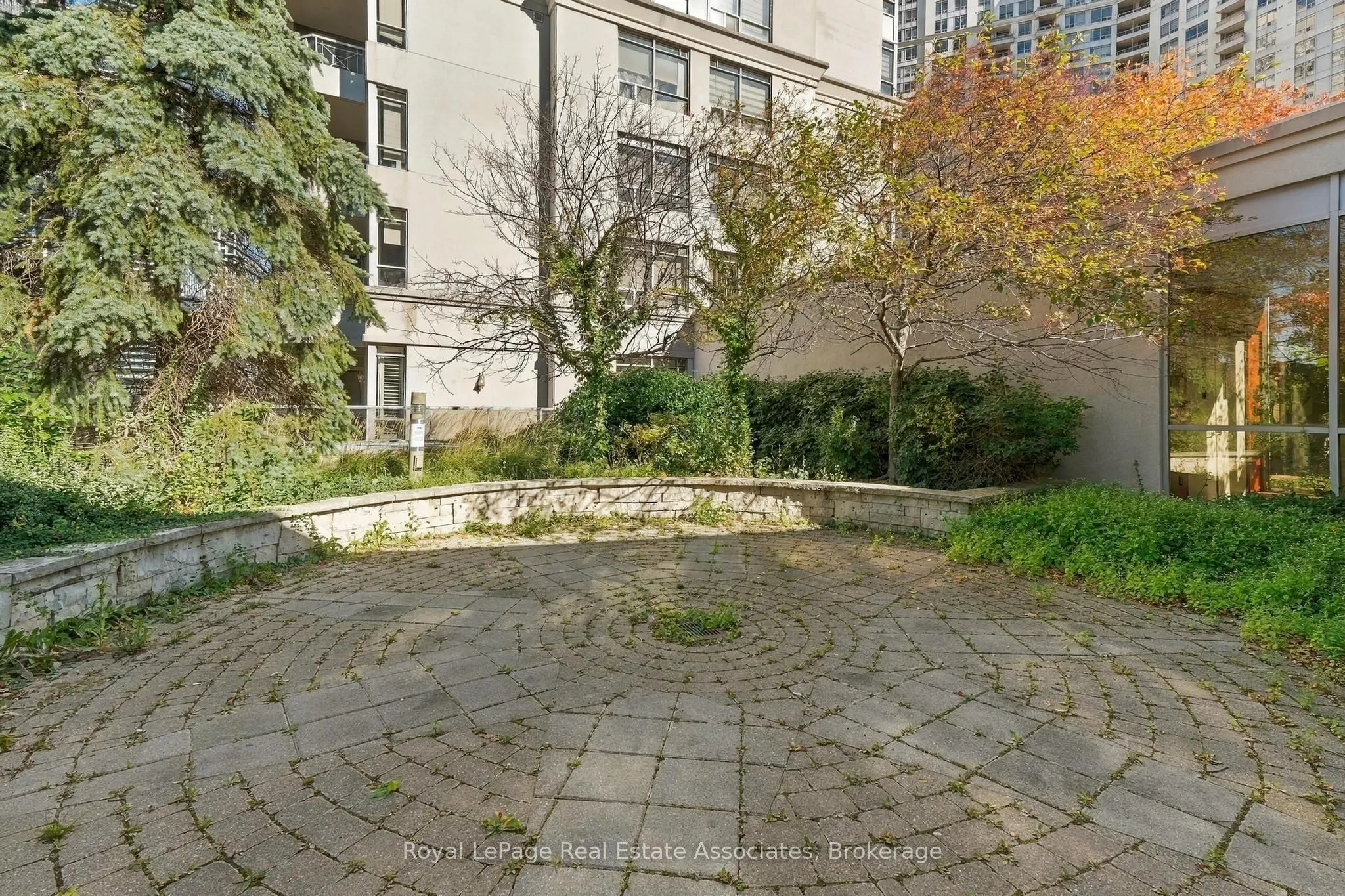 3880 Duke Of York Boulevard #618