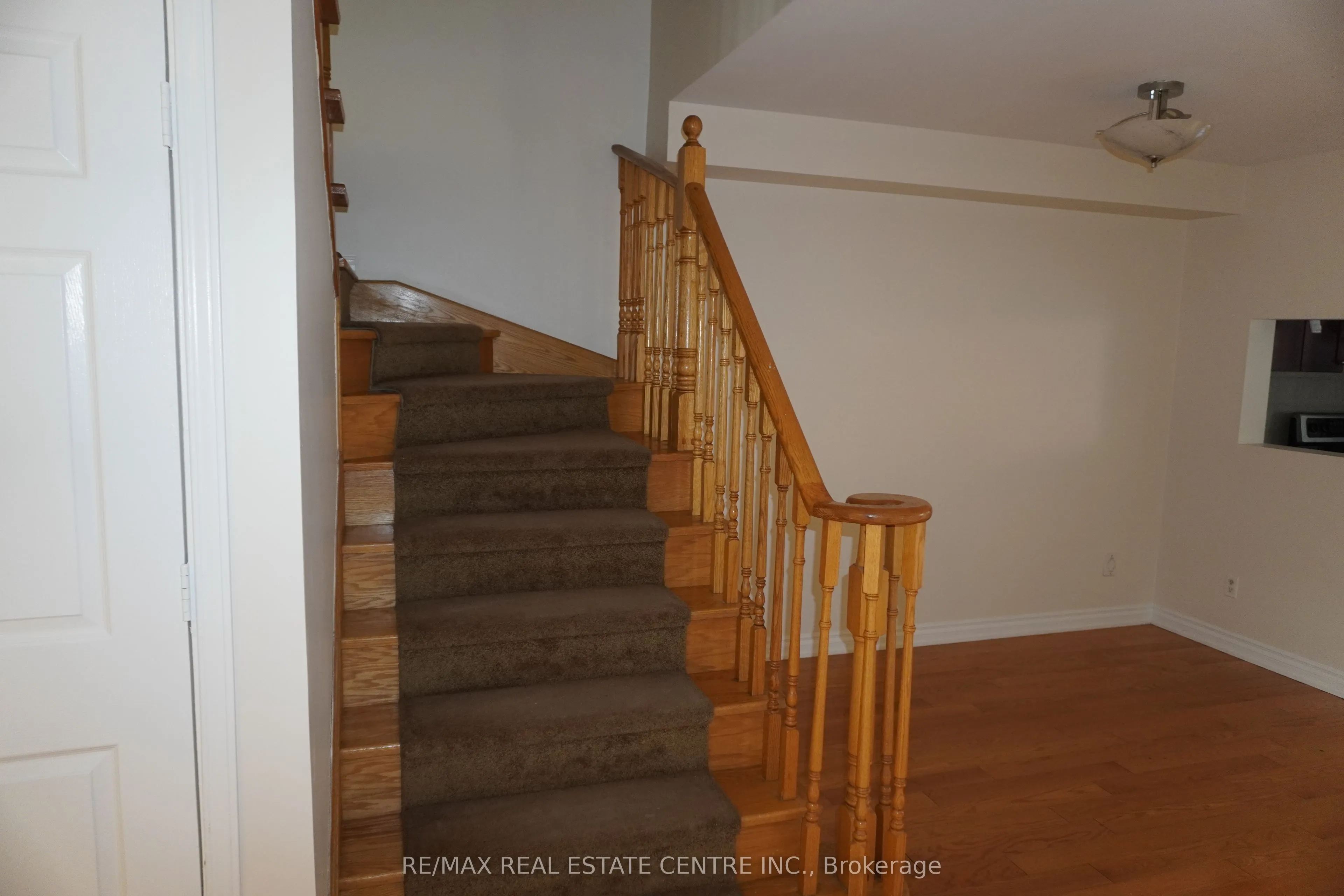 858 Bethany Crescent