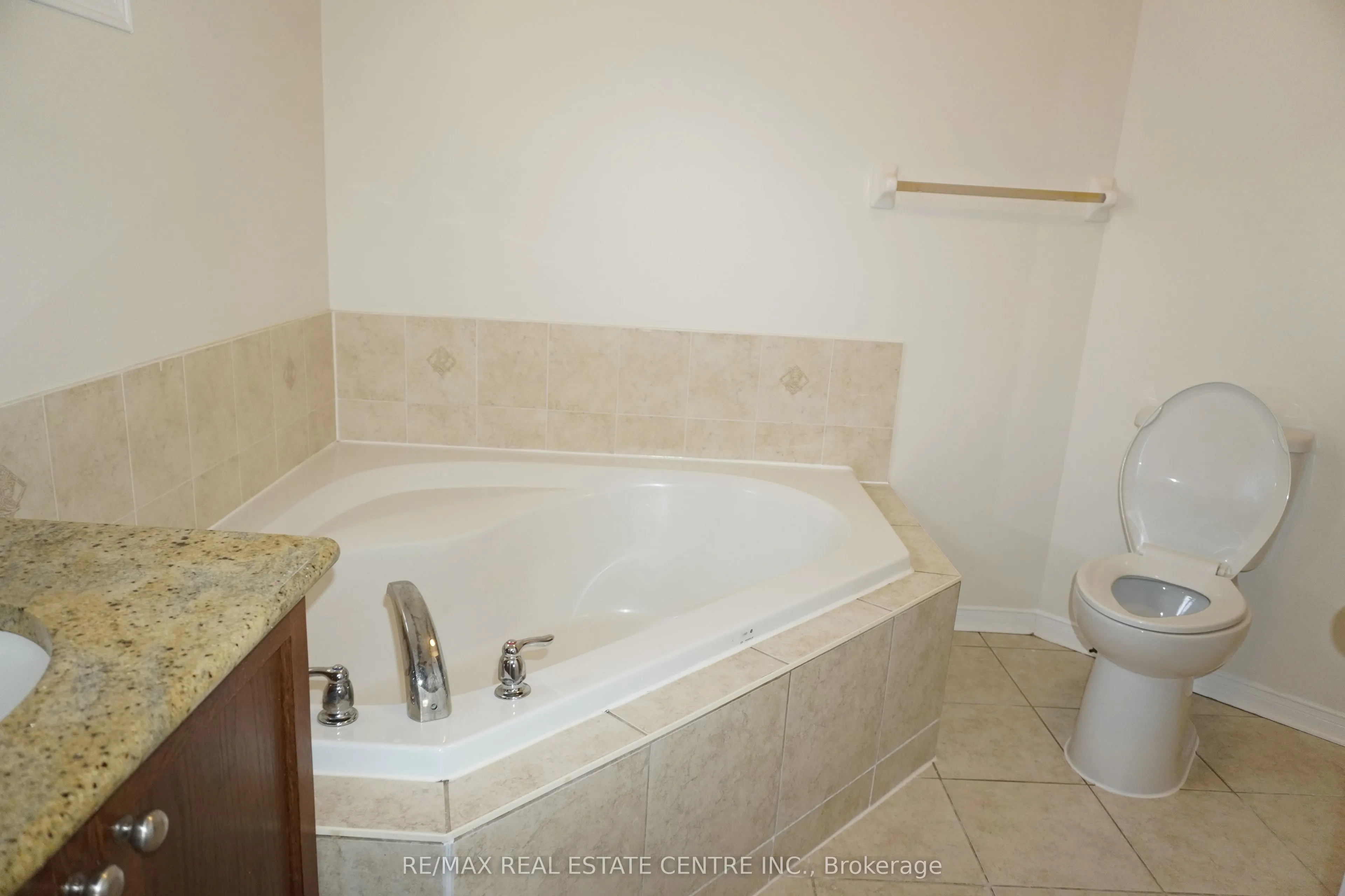 858 Bethany Crescent