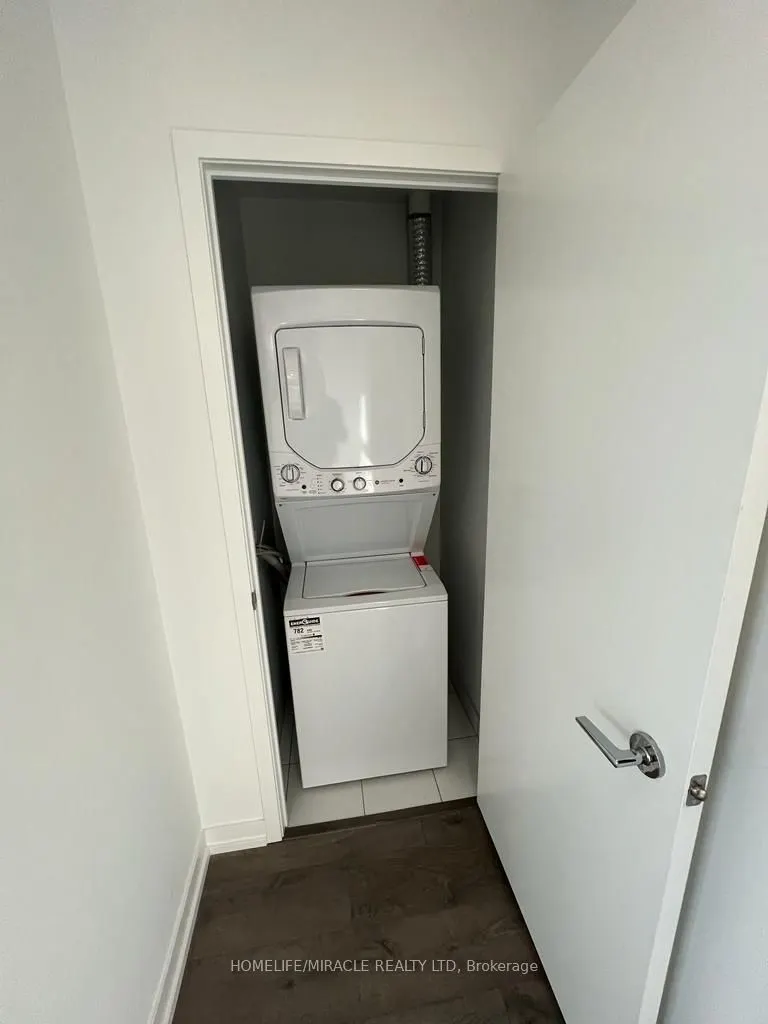 270 Dufferin Street #914