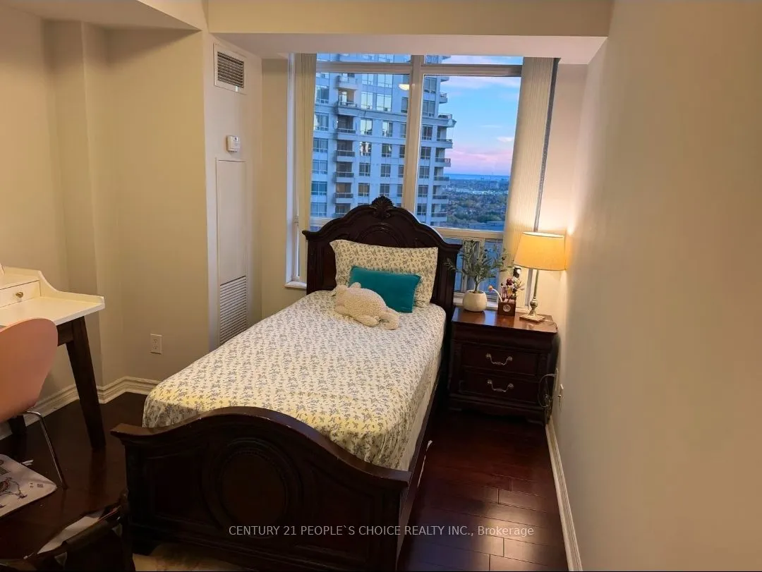 3888 Duke Of York Boulevard #2425