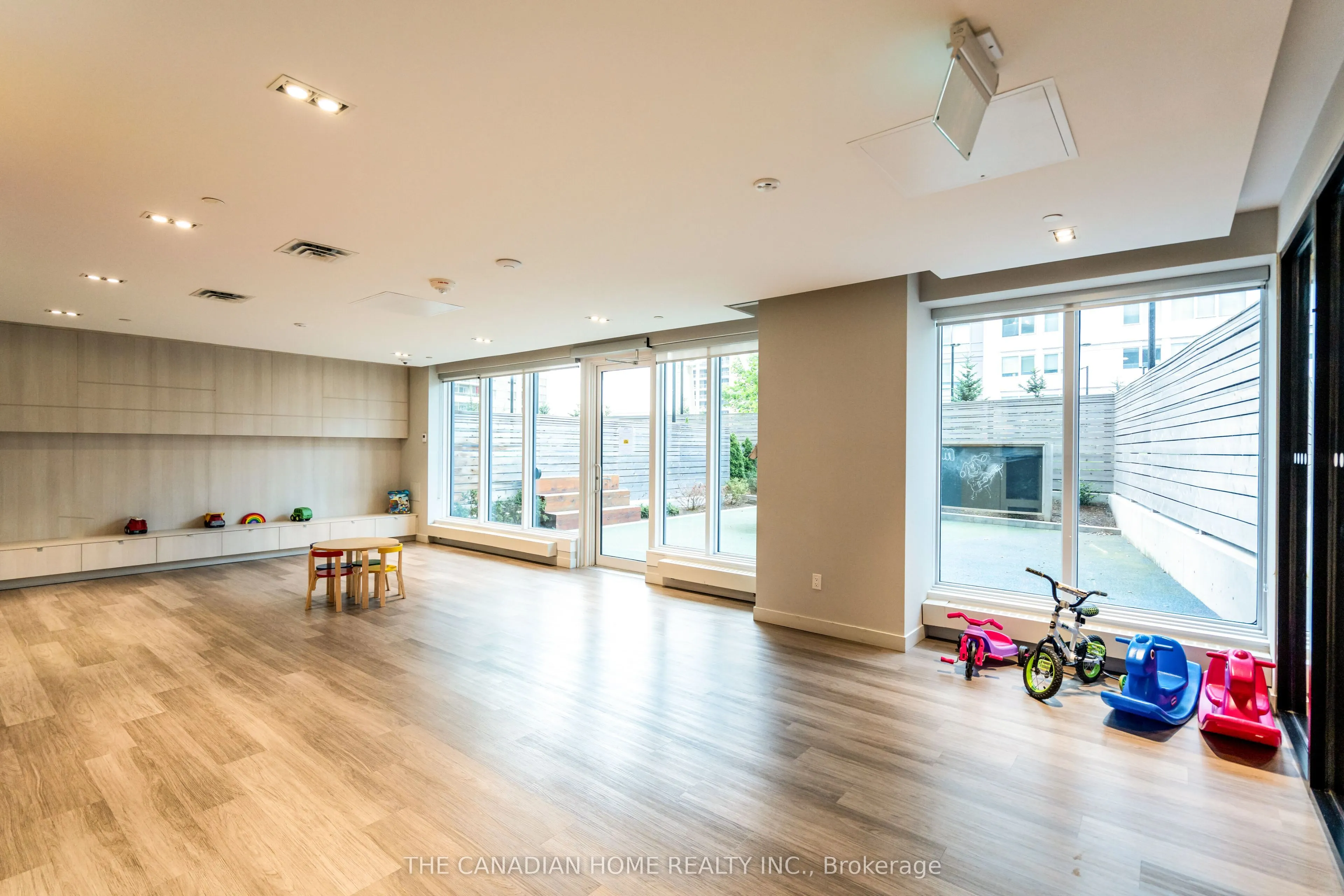 4065 Confederation Parkway #1412