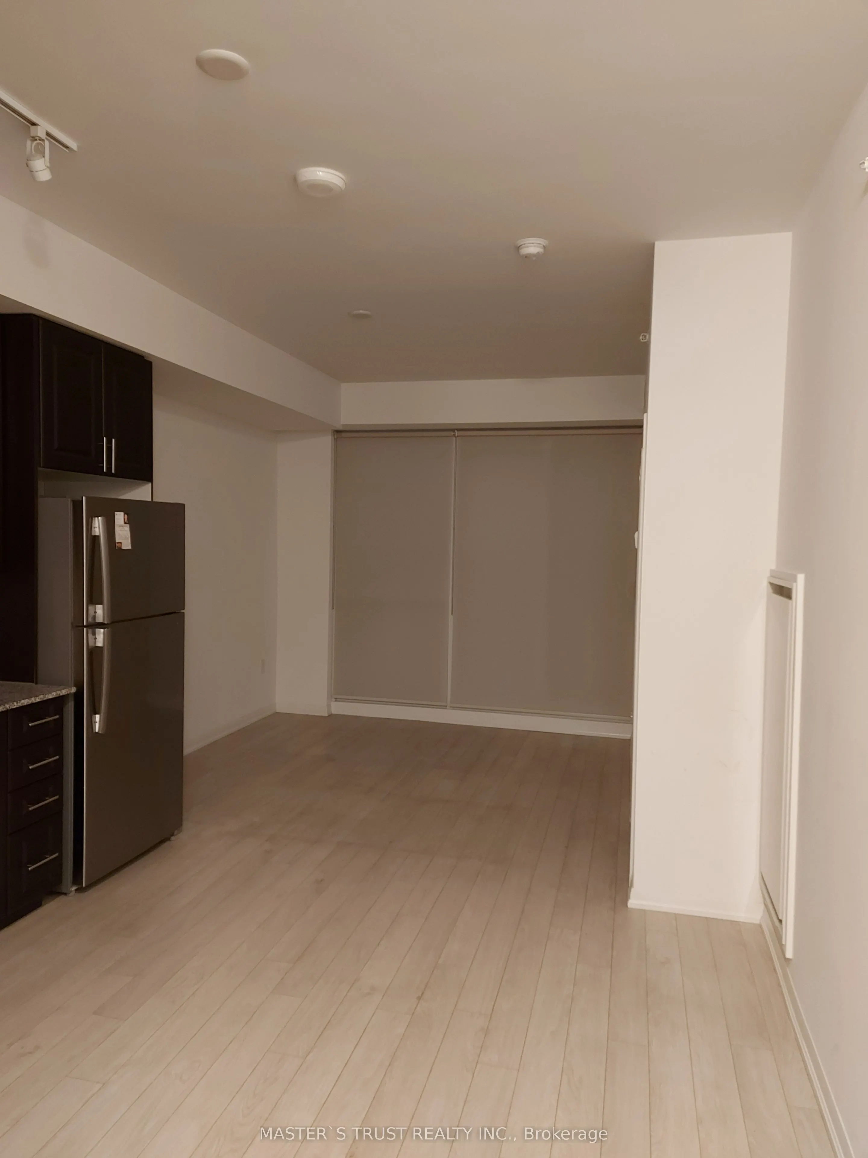 3091 Dufferin Street #827