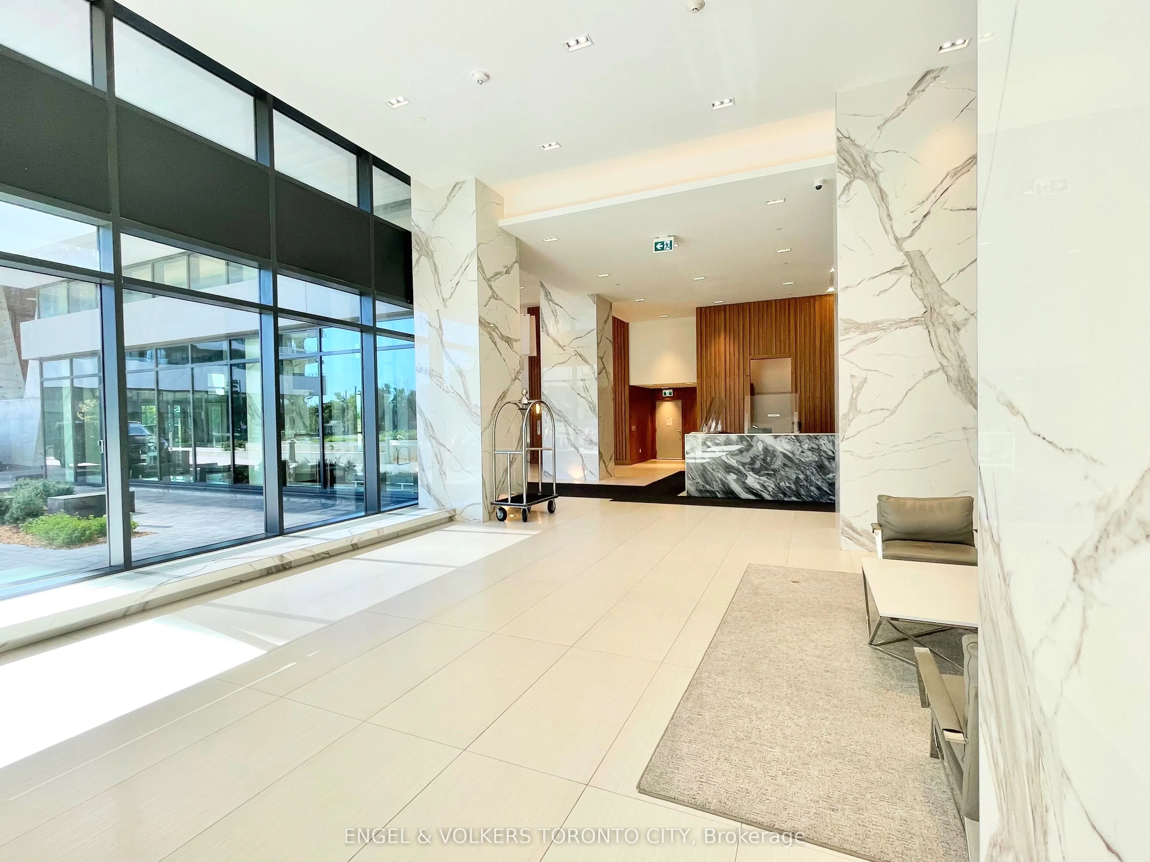 30 Shore Breeze Drive #2118