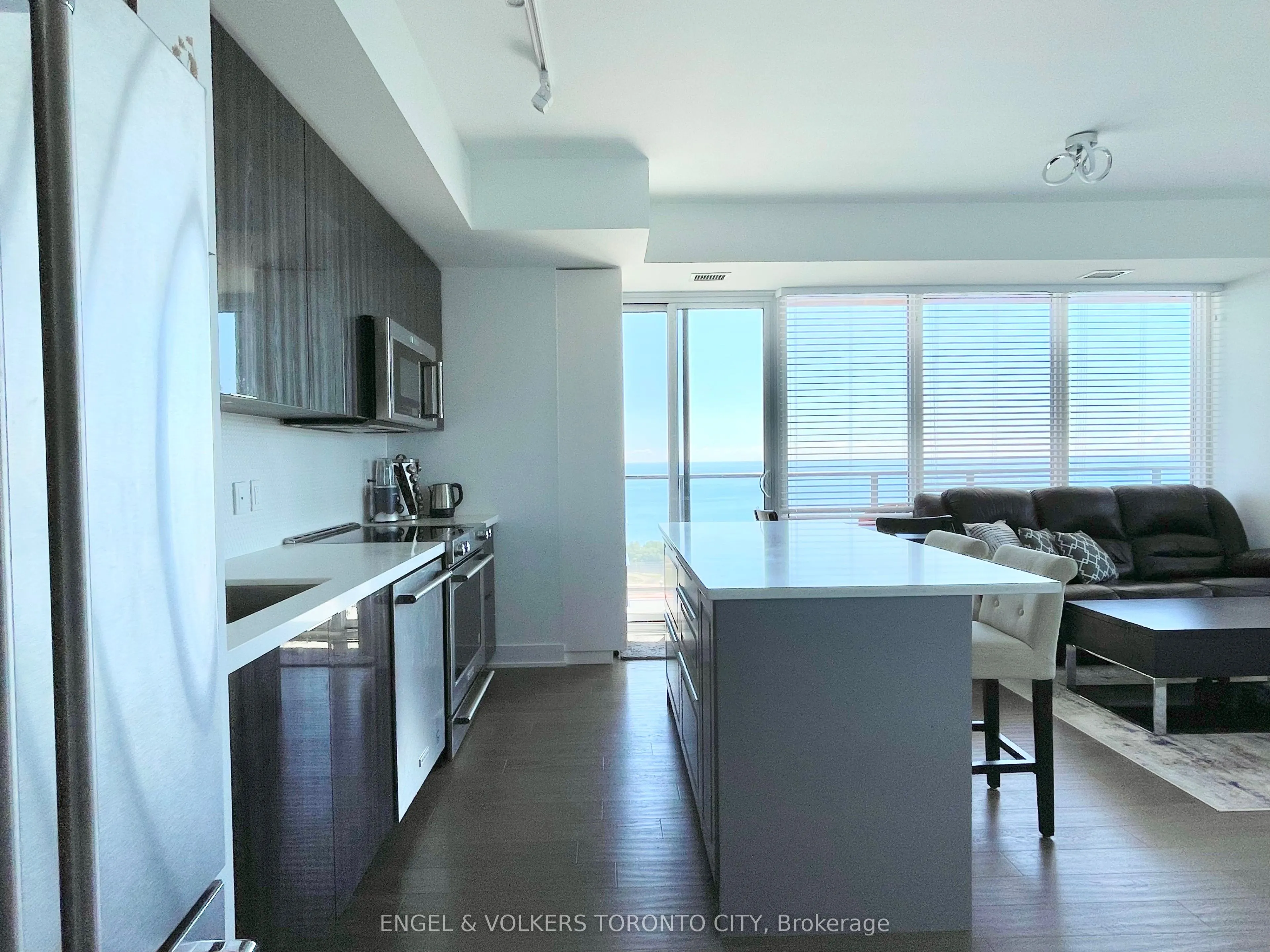 30 Shore Breeze Drive #2118