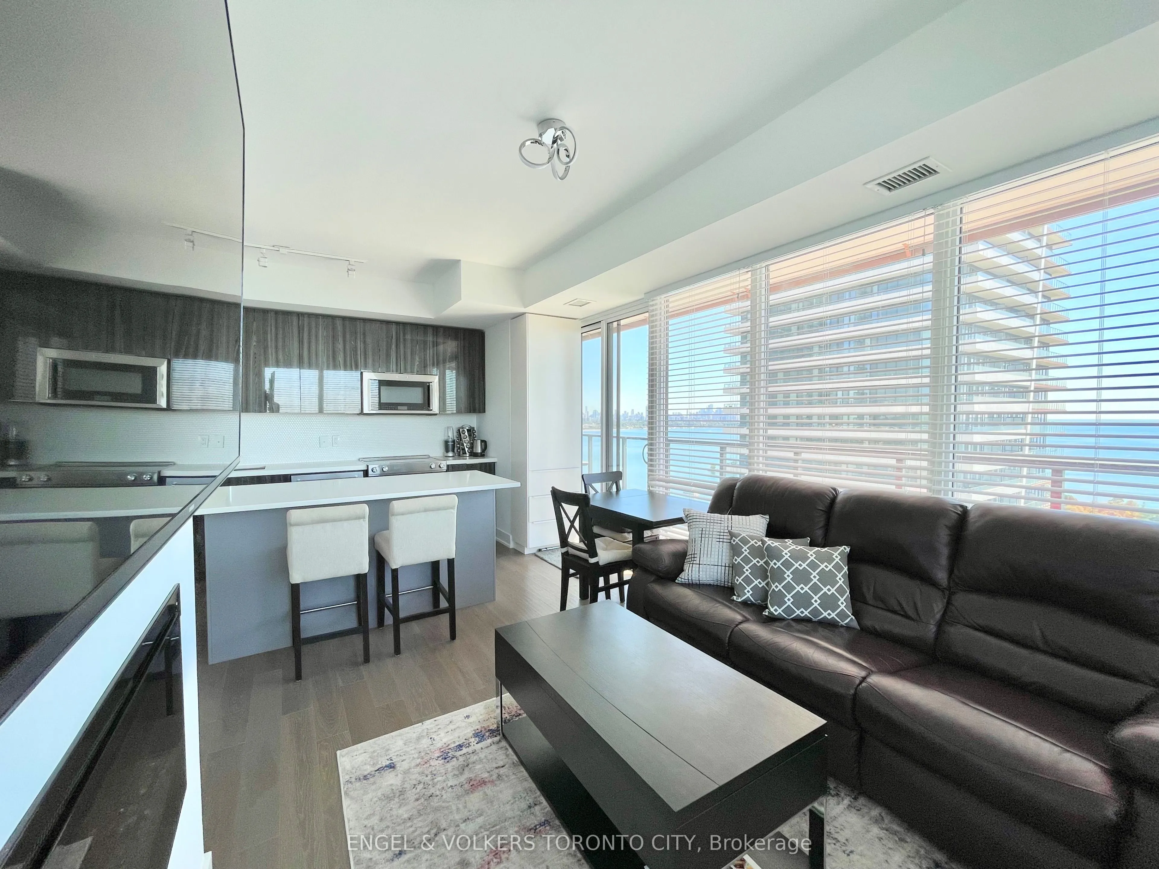 30 Shore Breeze Drive #2118