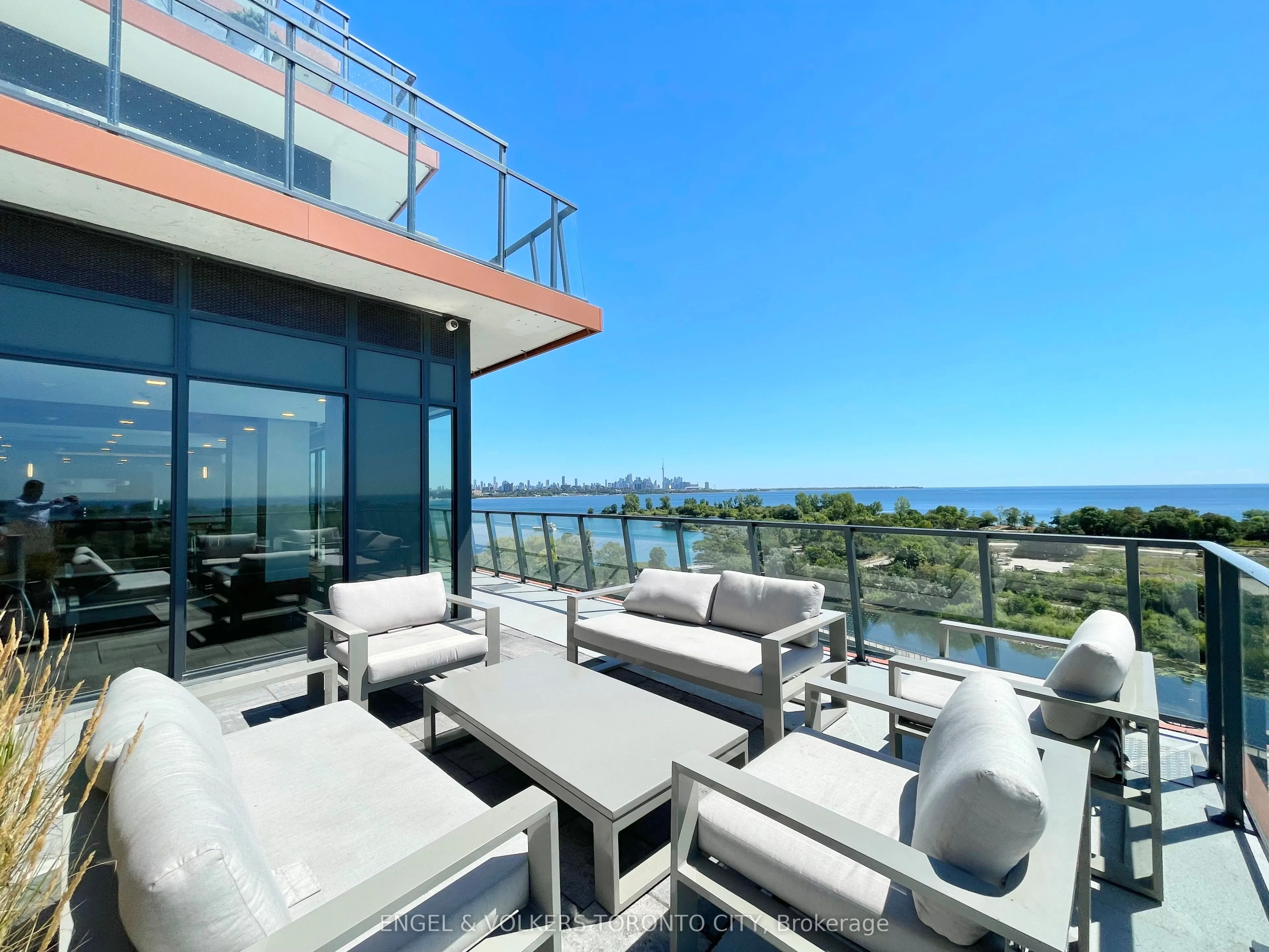 30 Shore Breeze Drive #2118