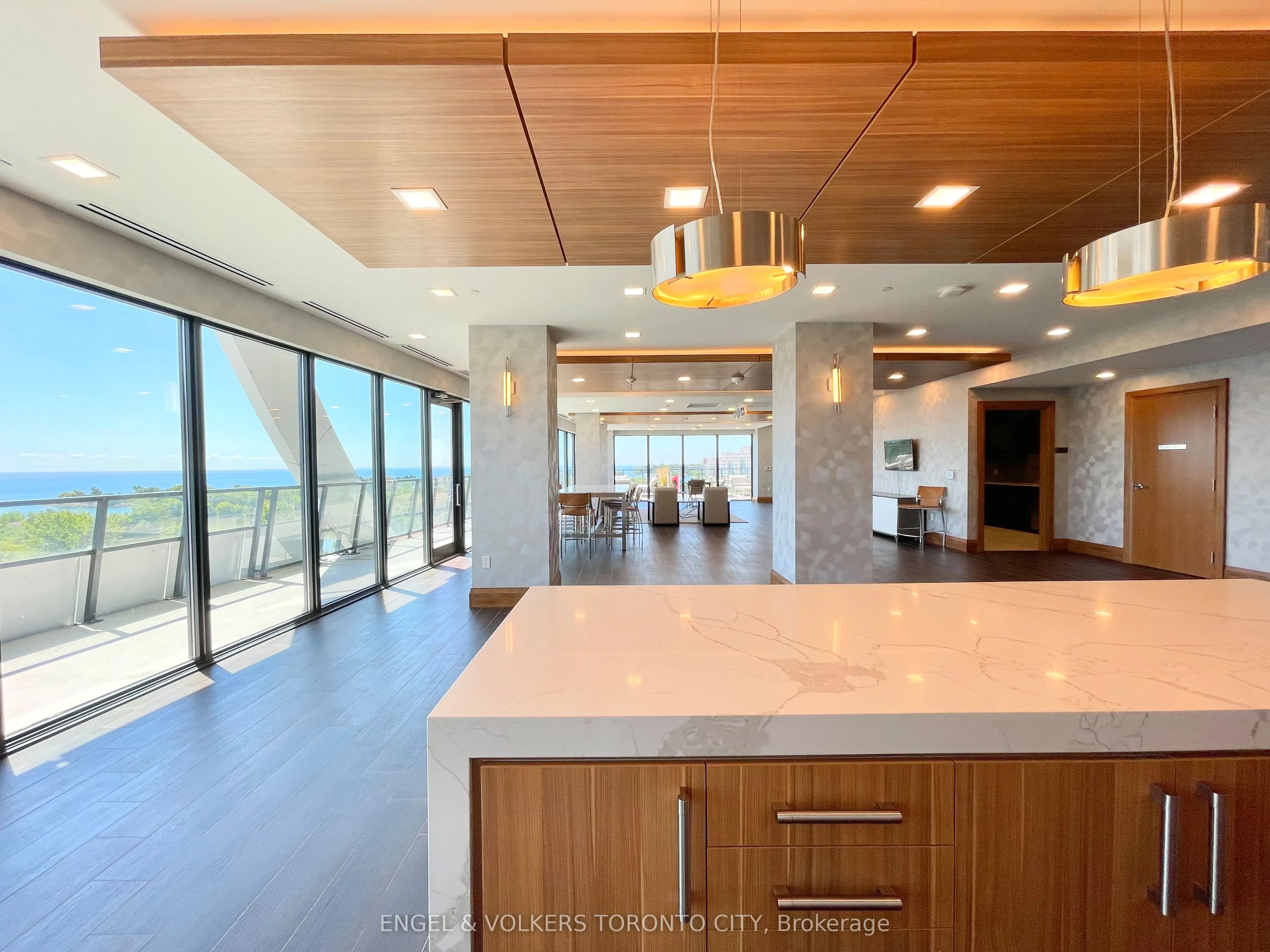 30 Shore Breeze Drive #2118