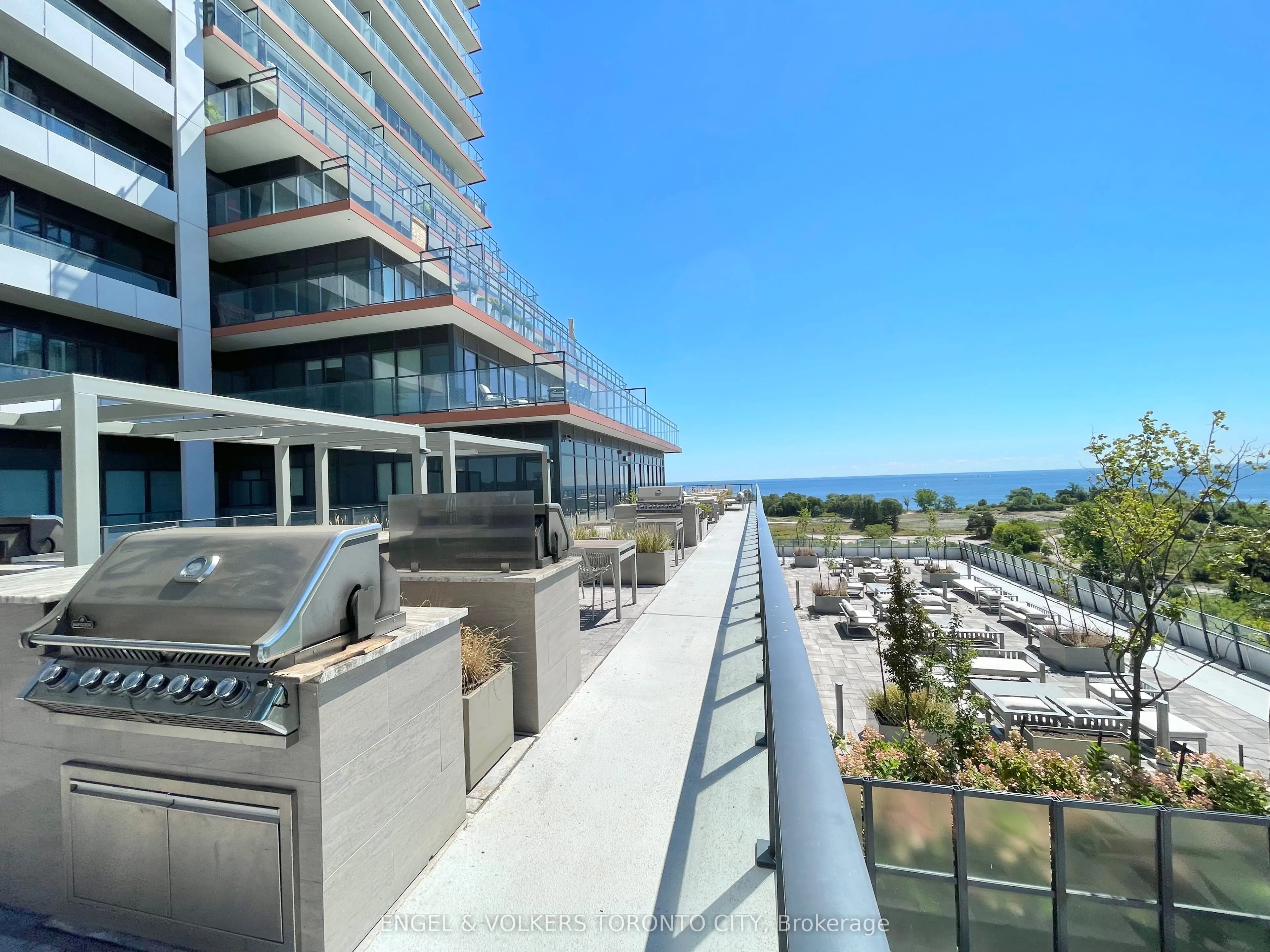 30 Shore Breeze Drive #2118