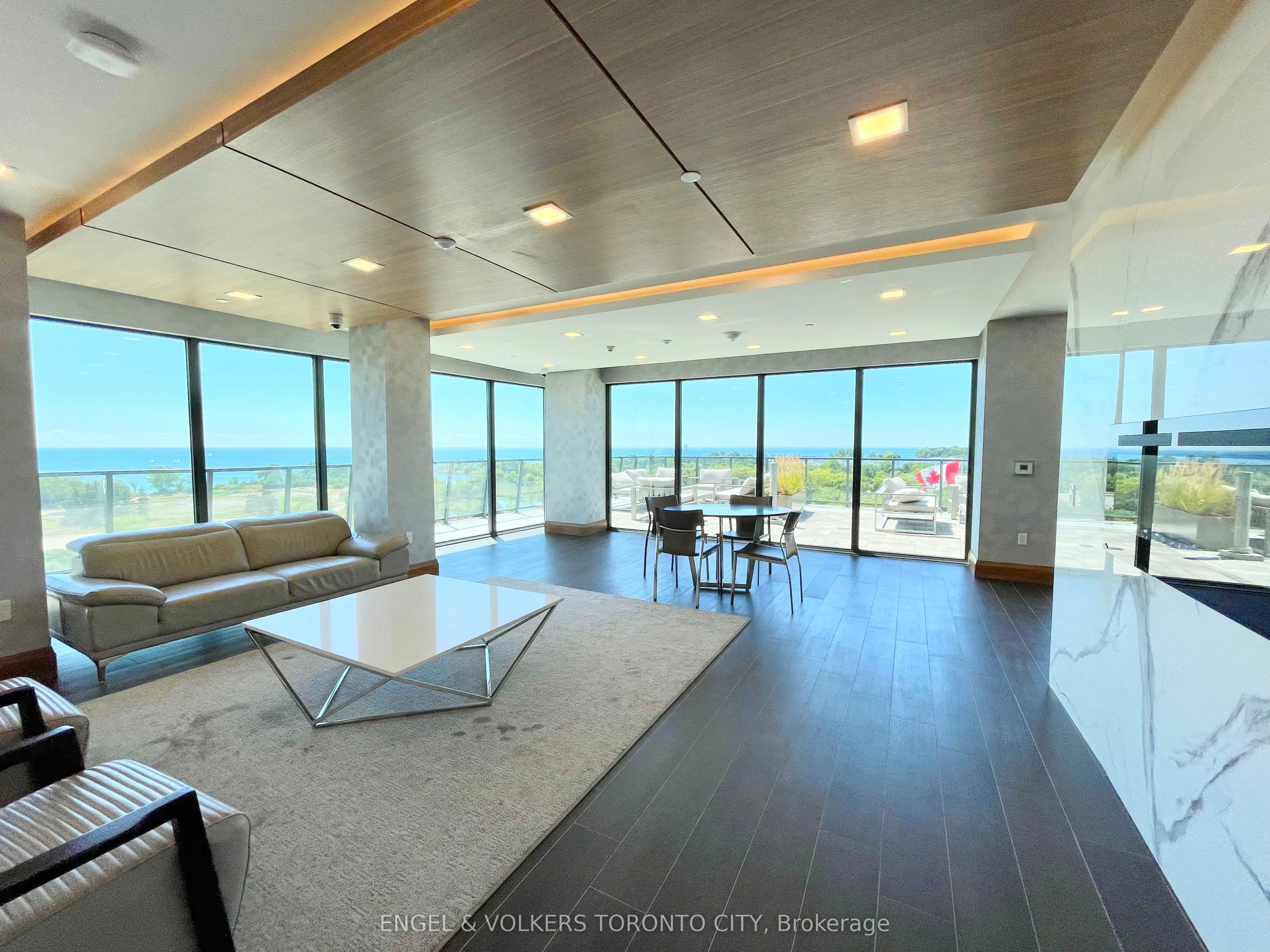 30 Shore Breeze Drive #2118