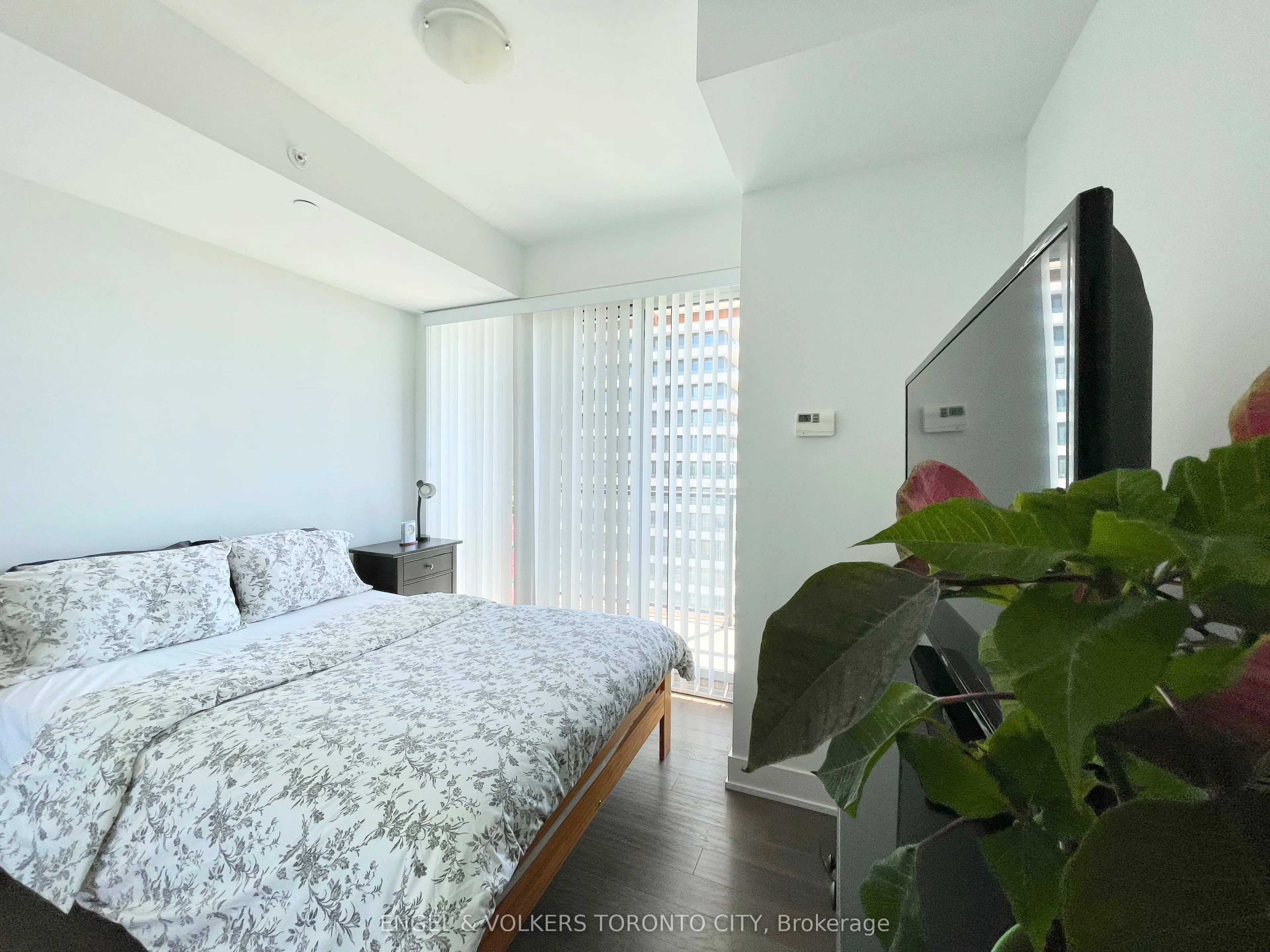30 Shore Breeze Drive #2118
