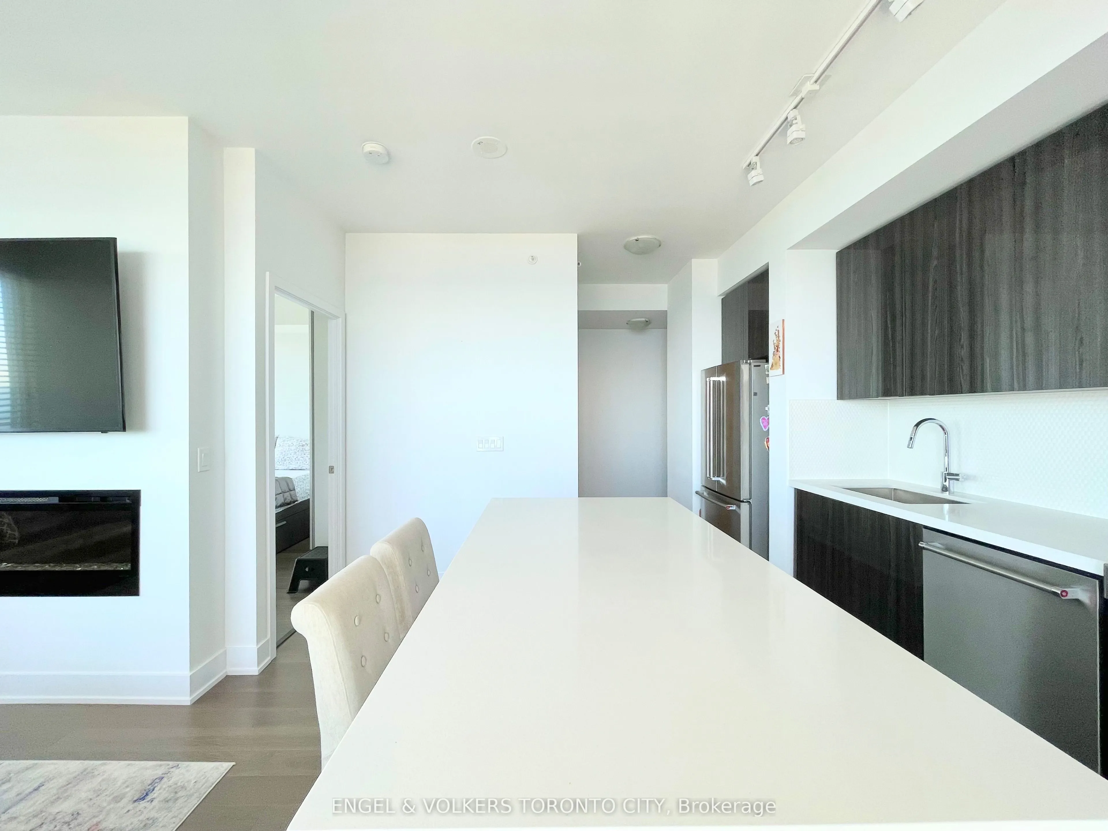 30 Shore Breeze Drive #2118