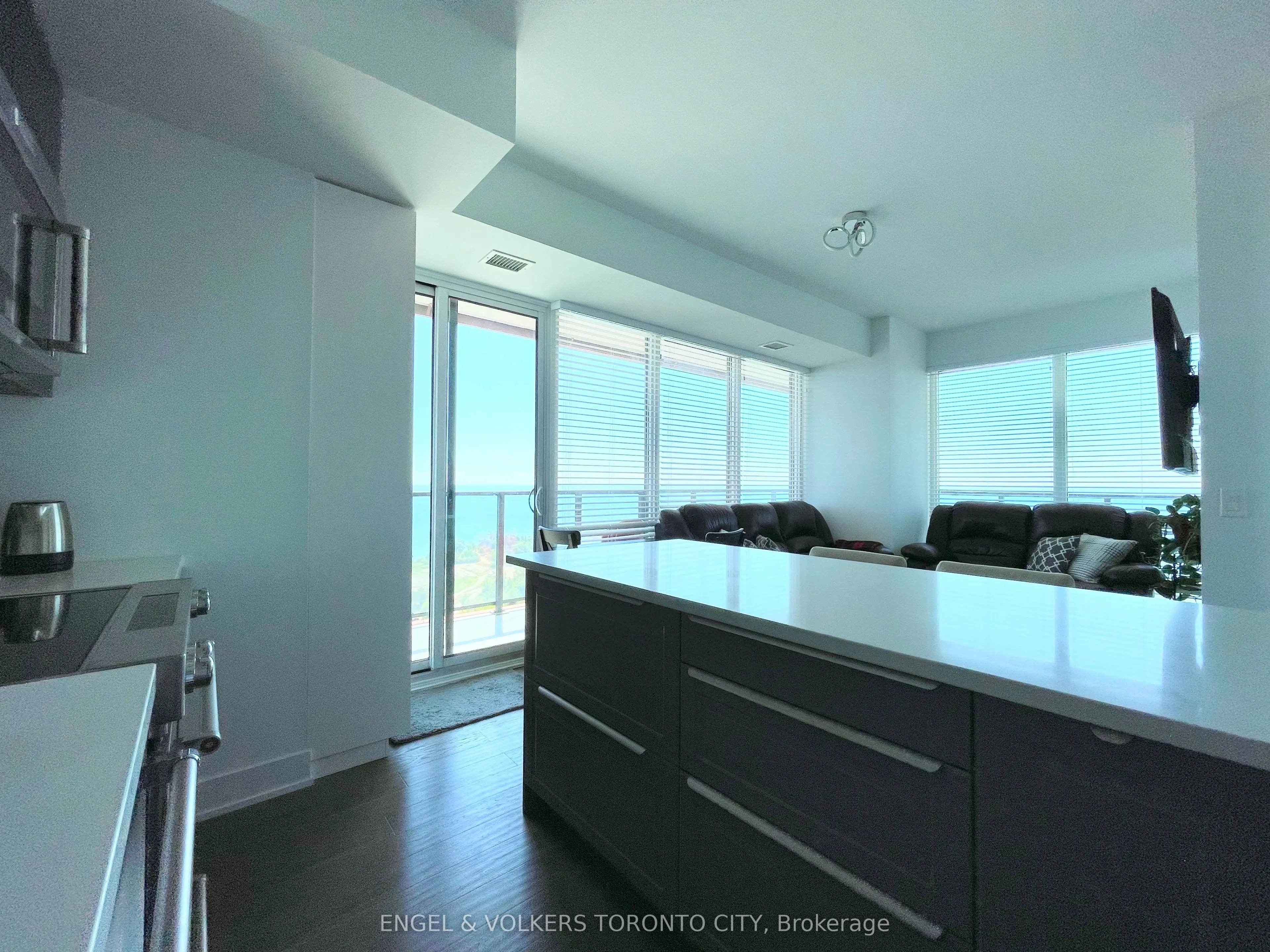 30 Shore Breeze Drive #2118
