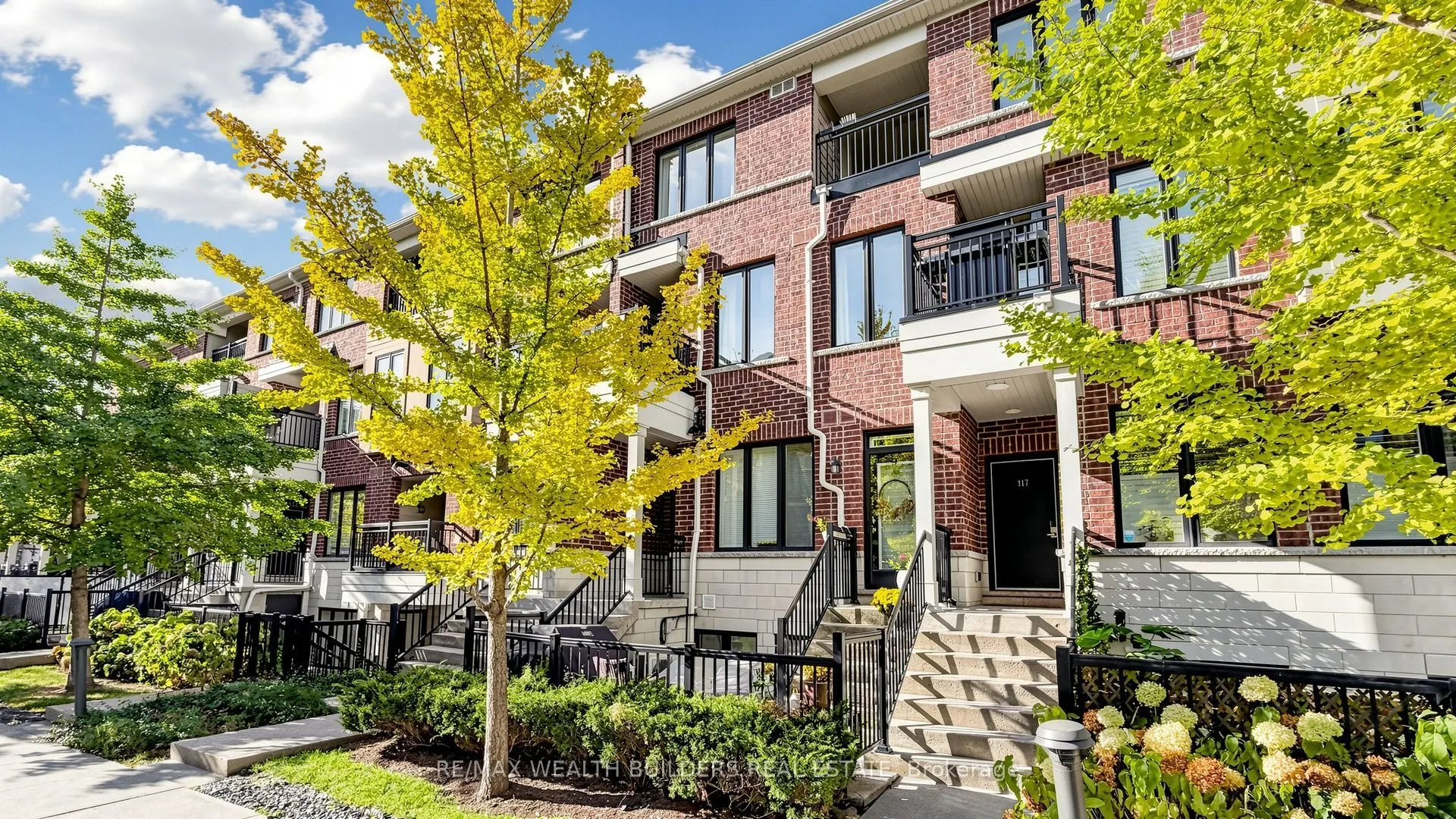 40 Carnation Avenue #115