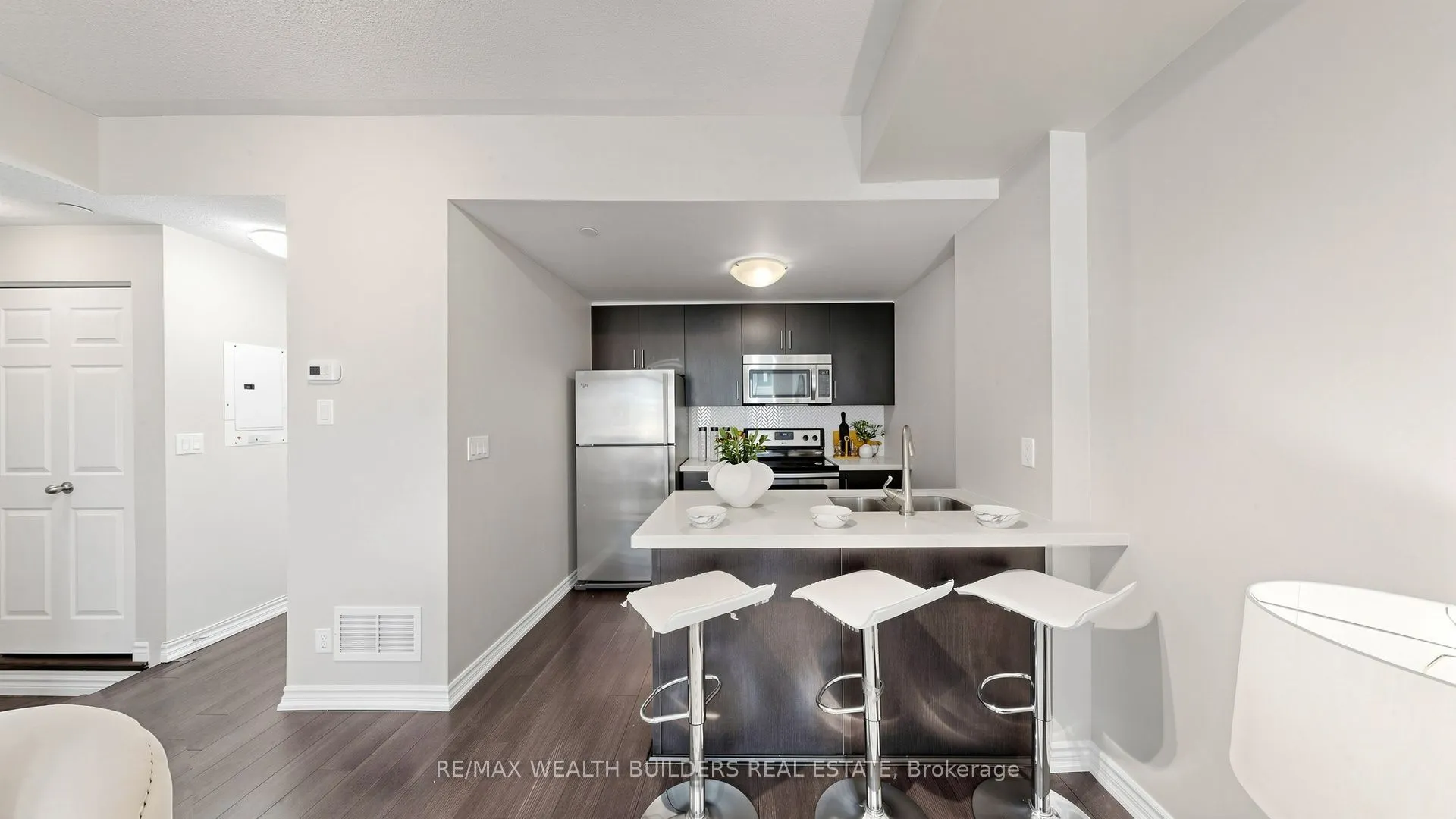 40 Carnation Avenue #115