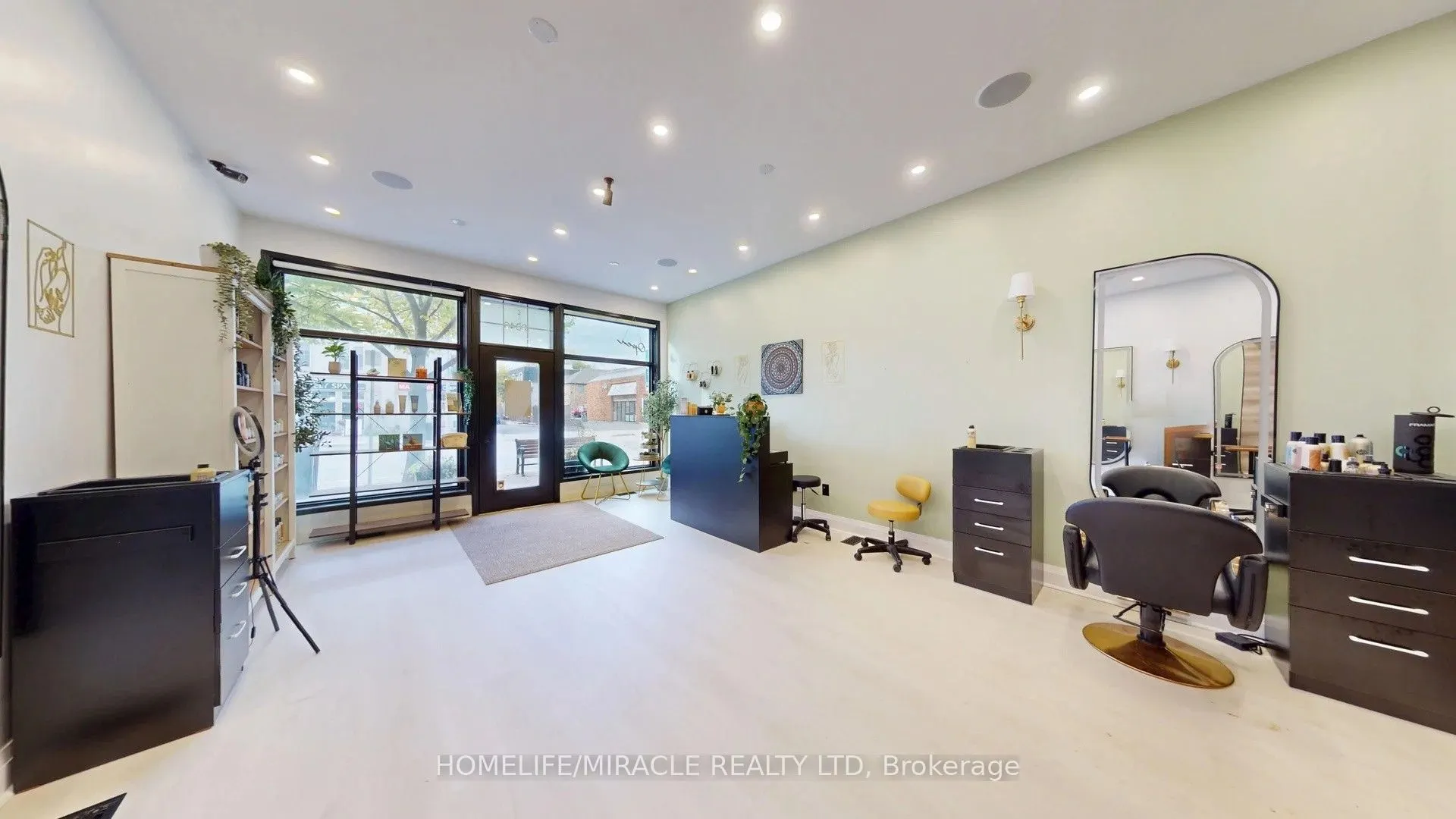 2346 Lakeshore Road W