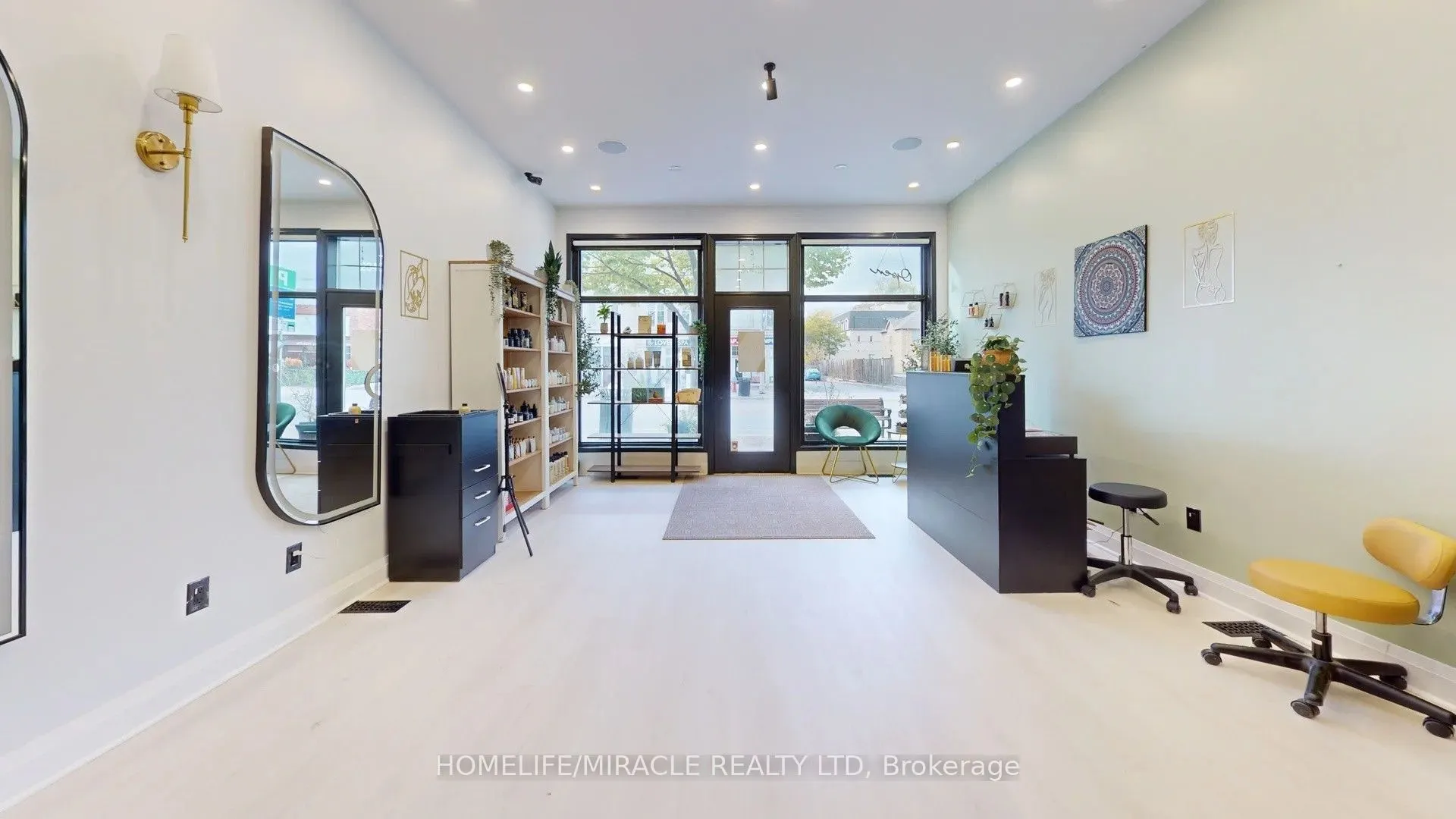 2346 Lakeshore Road W