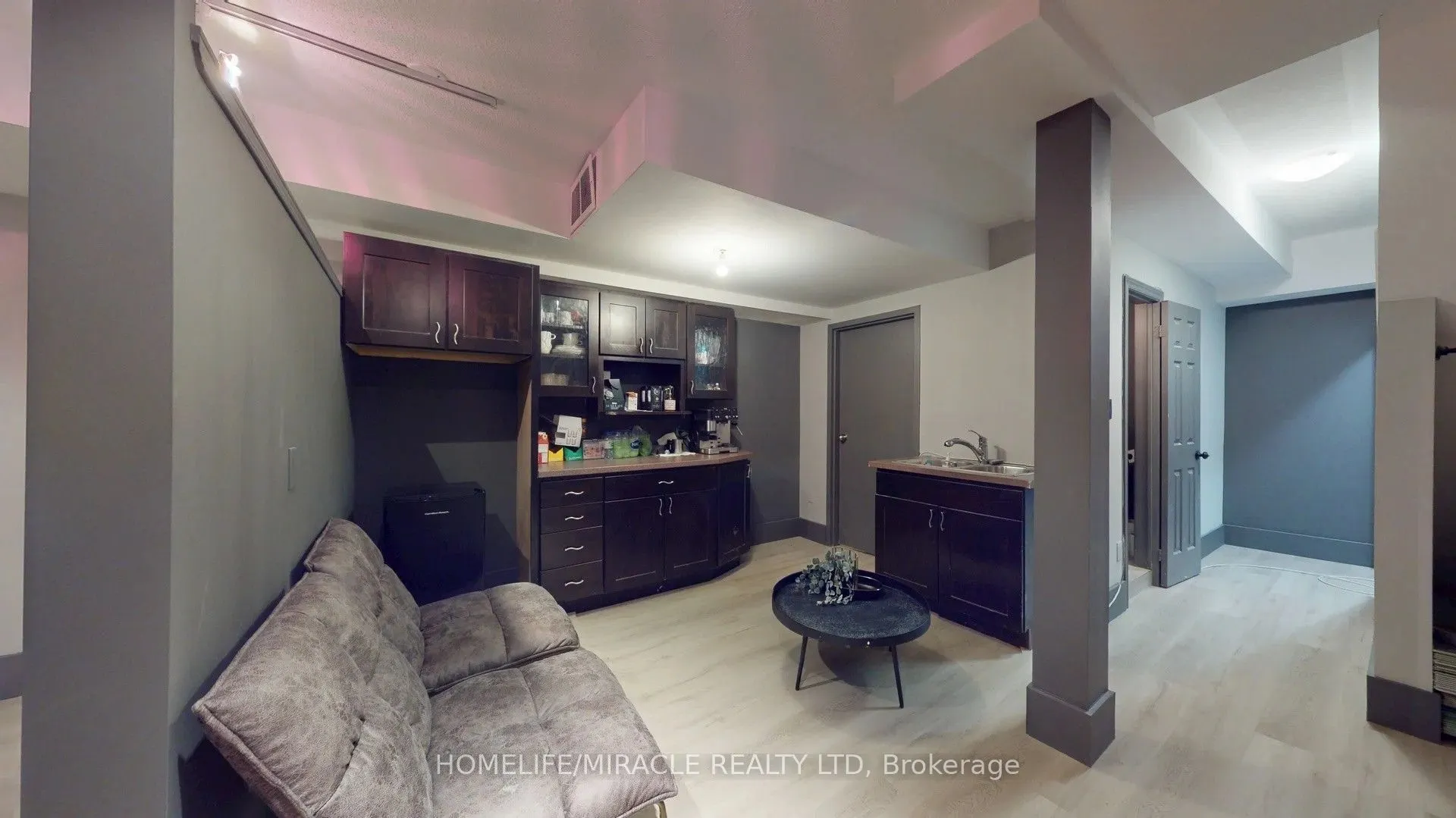 2346 Lakeshore Road W