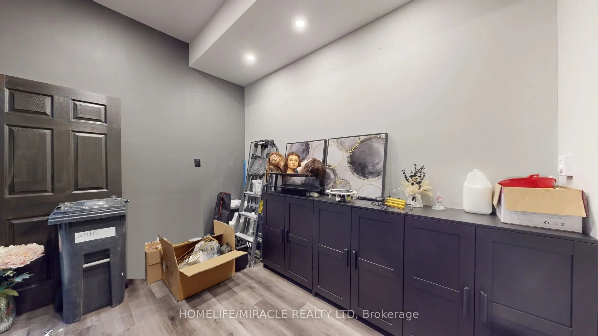 2346 Lakeshore Road W