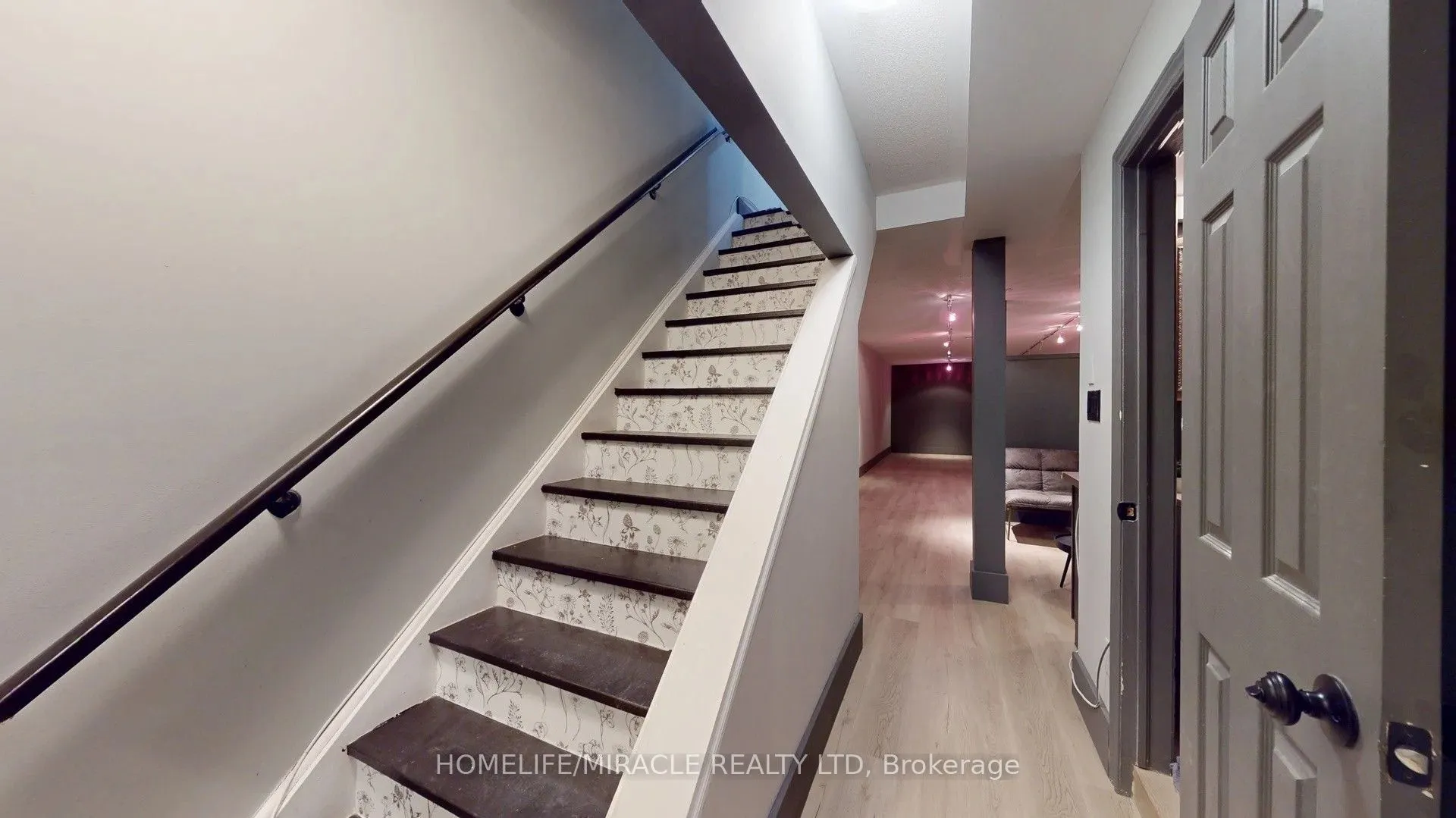2346 Lakeshore Road W