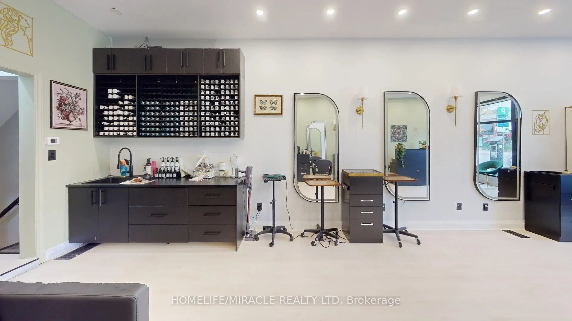 2346 Lakeshore Road W