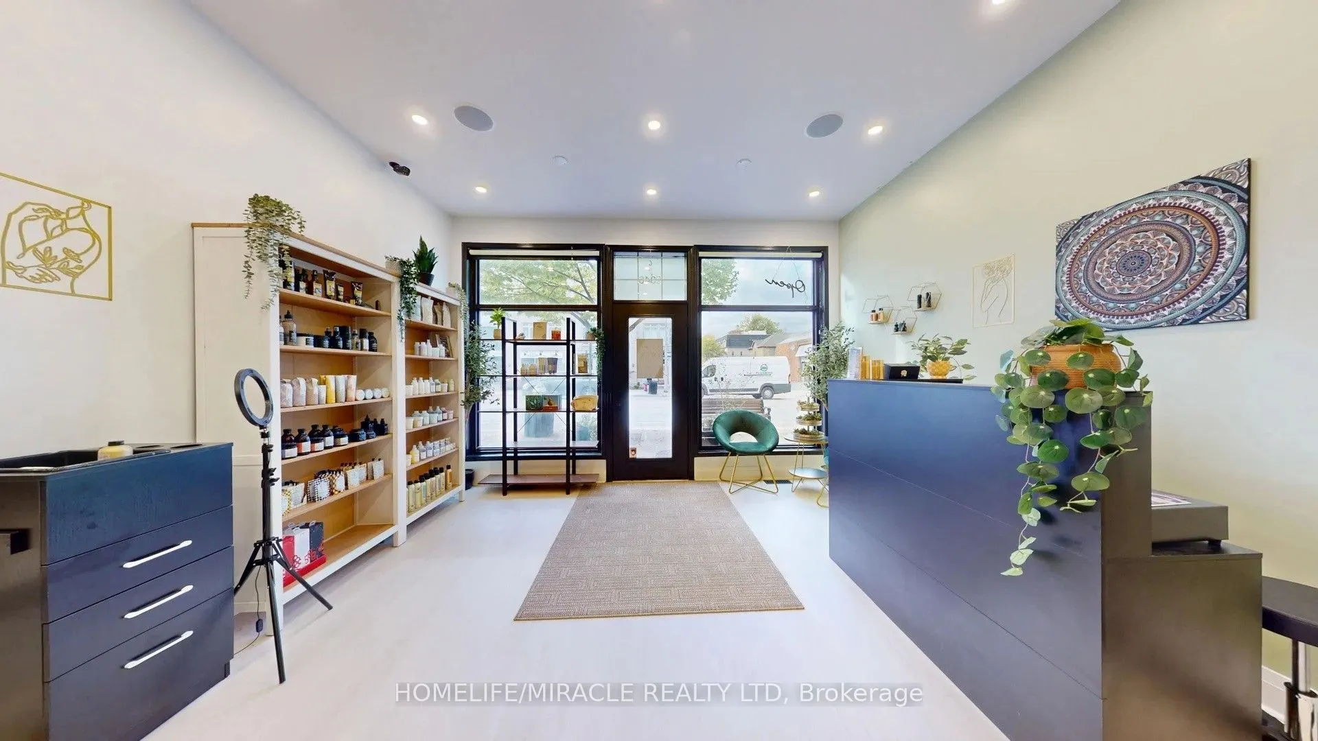 2346 Lakeshore Road W