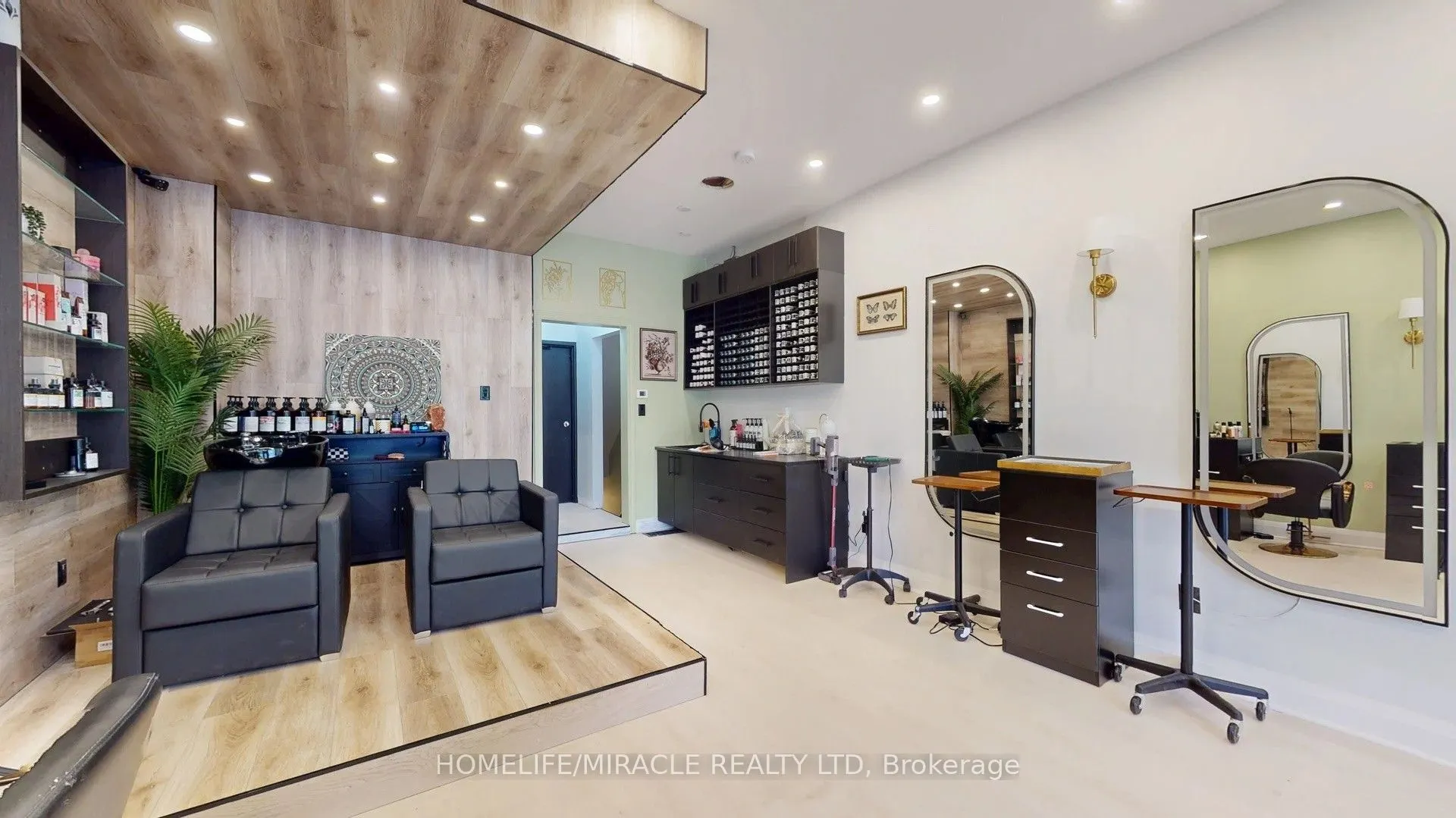 2346 Lakeshore Road W