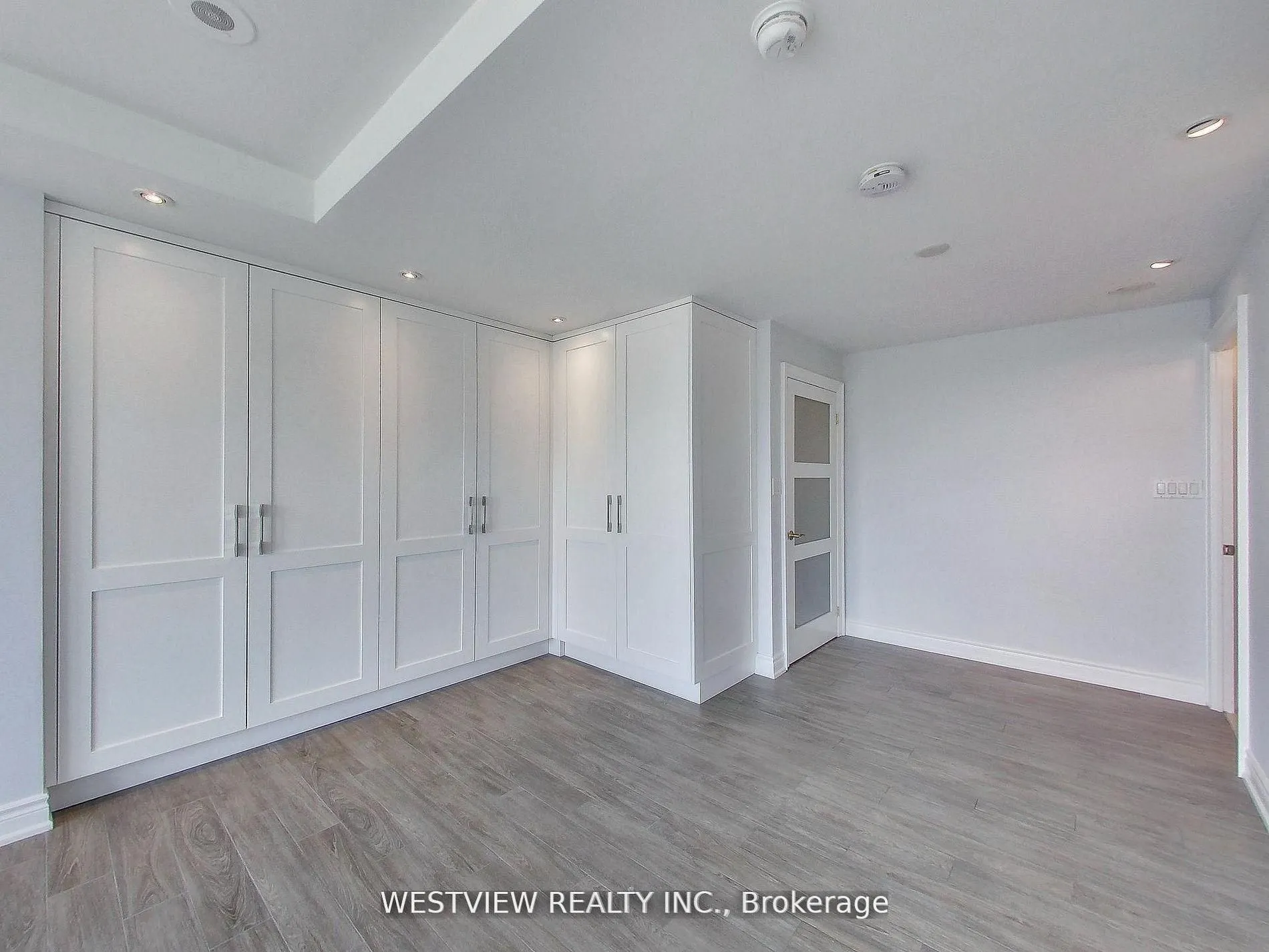 2111 Lake Shore Boulevard W #116