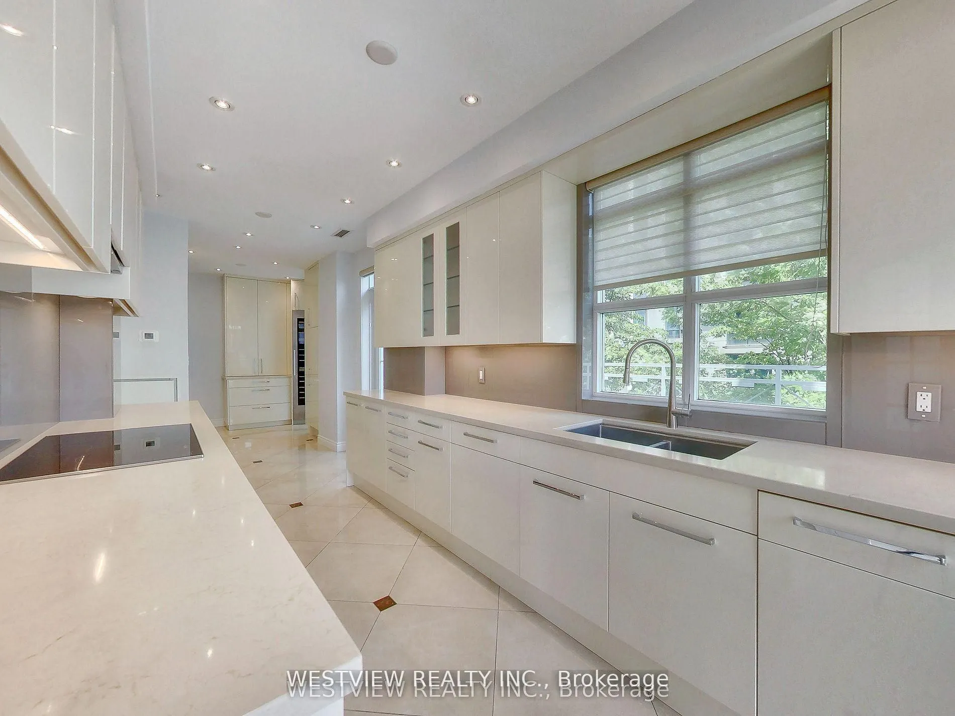 2111 Lake Shore Boulevard W #116
