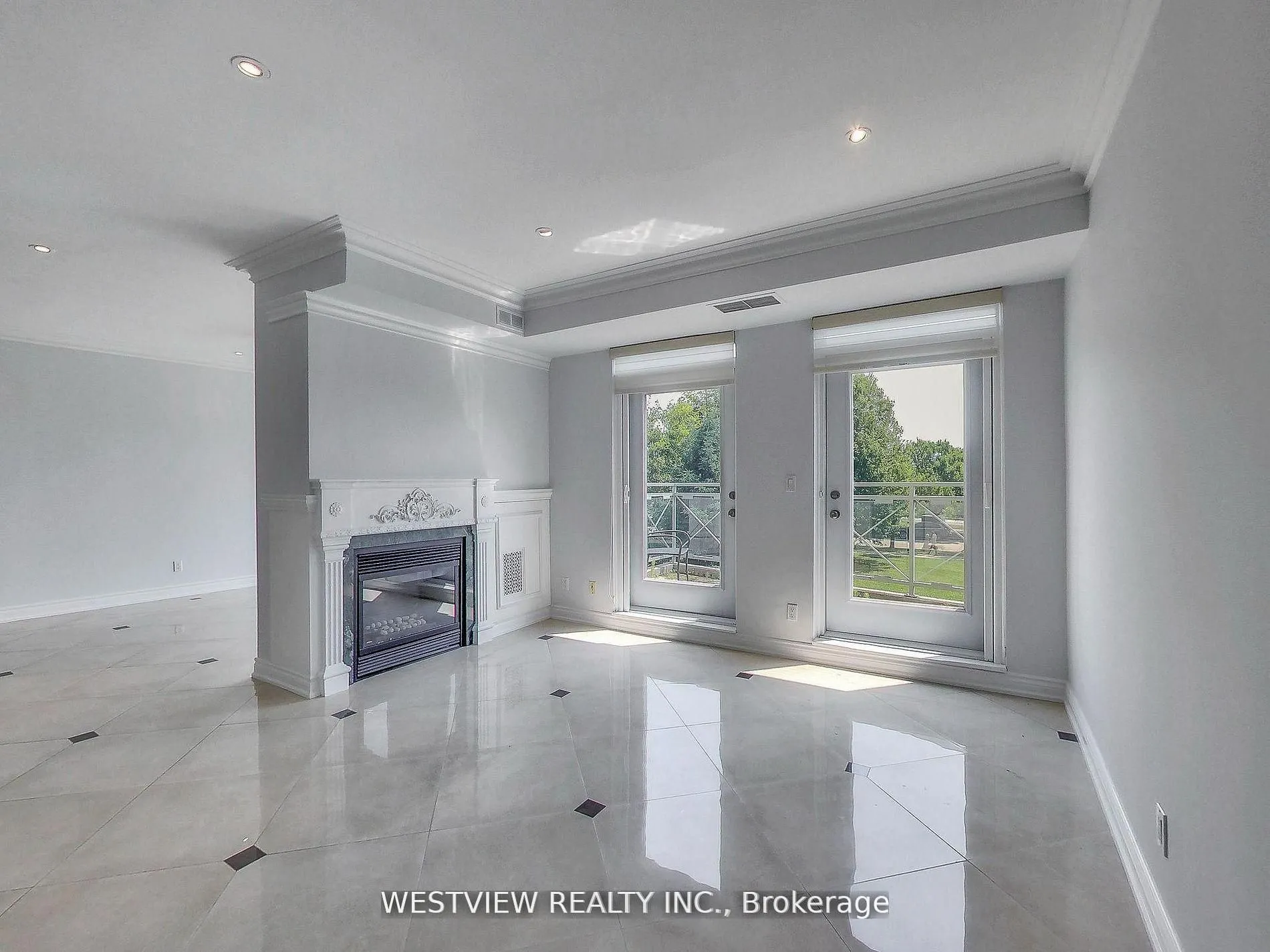 2111 Lake Shore Boulevard W #116