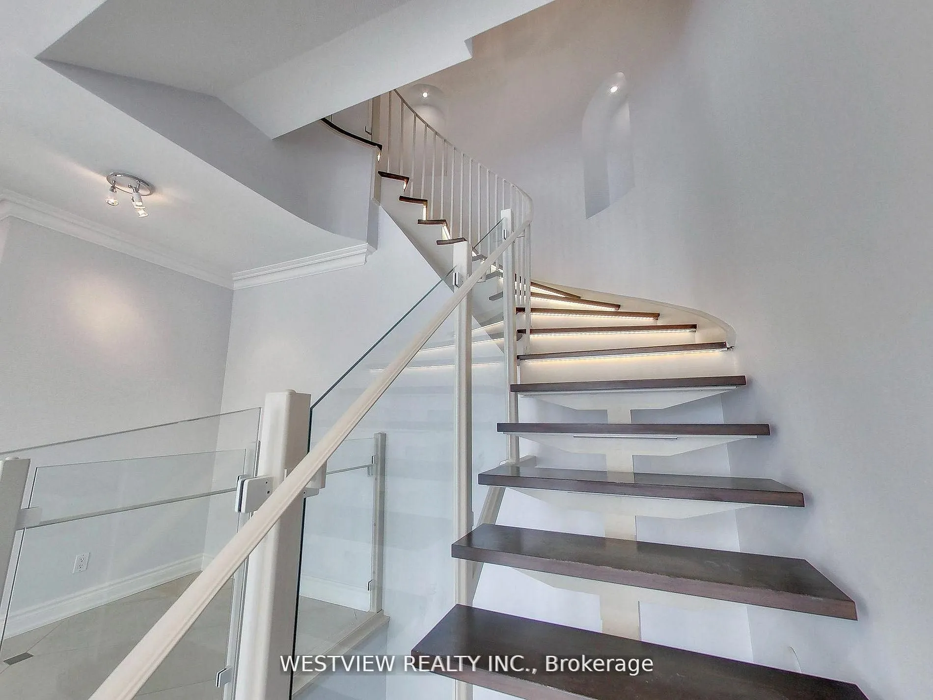 2111 Lake Shore Boulevard W #116