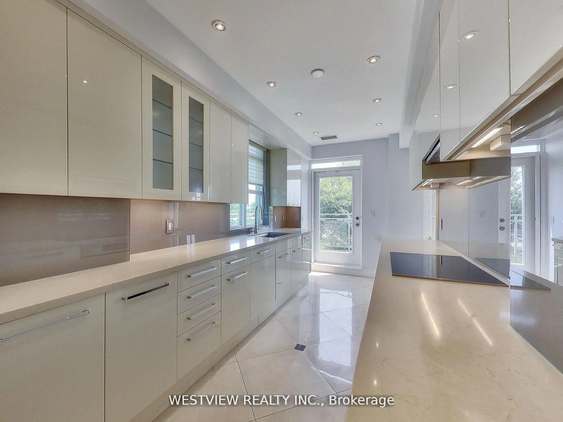 2111 Lake Shore Boulevard W #116