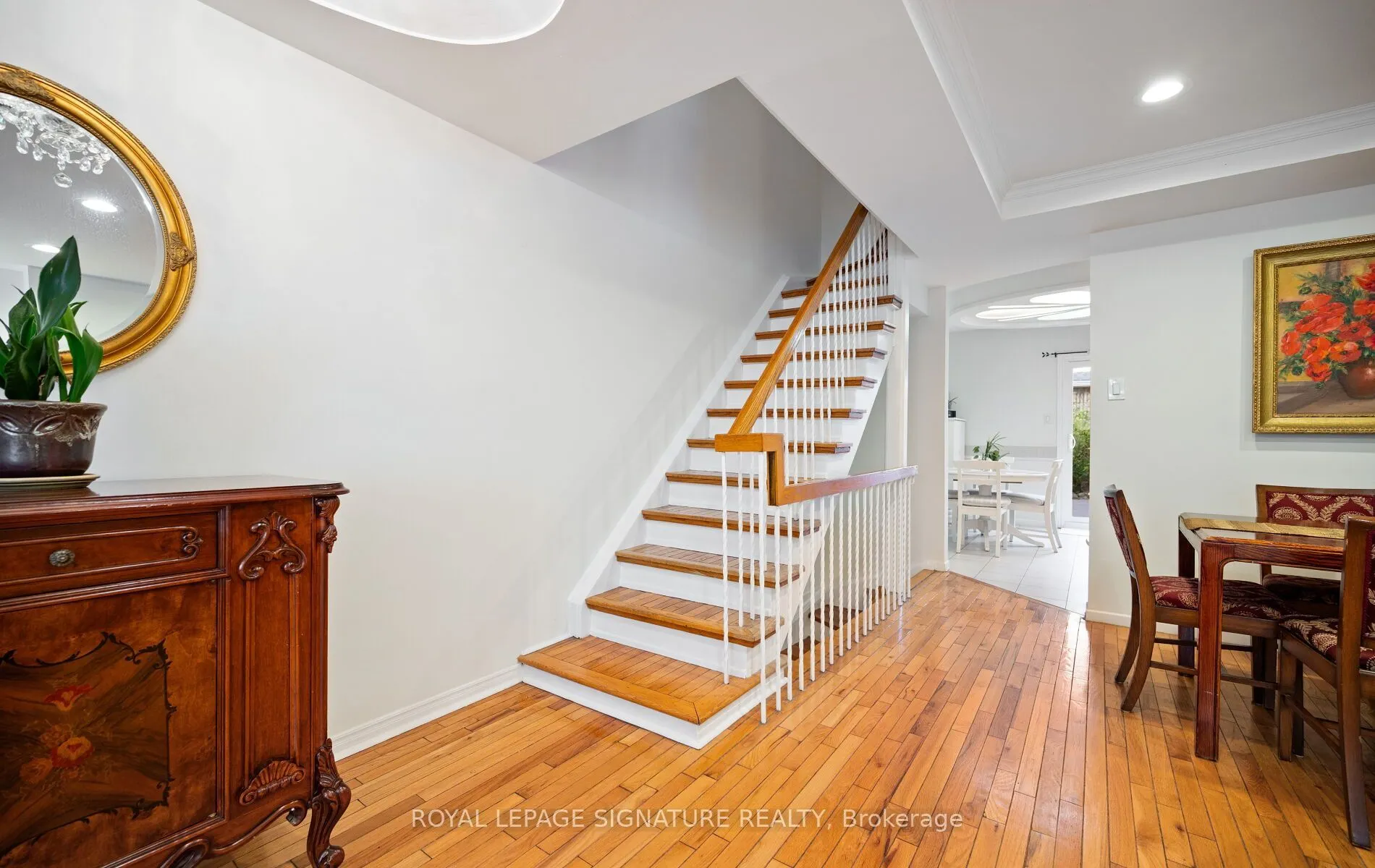 3160 Dundas Street