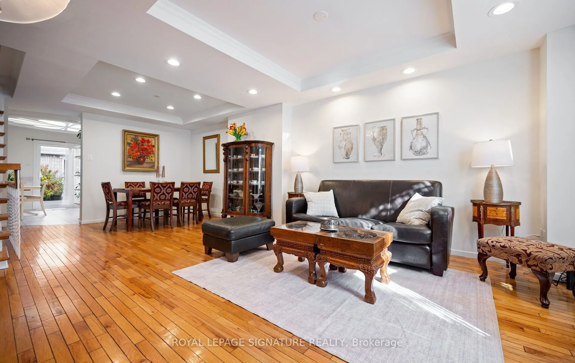 3160 Dundas Street