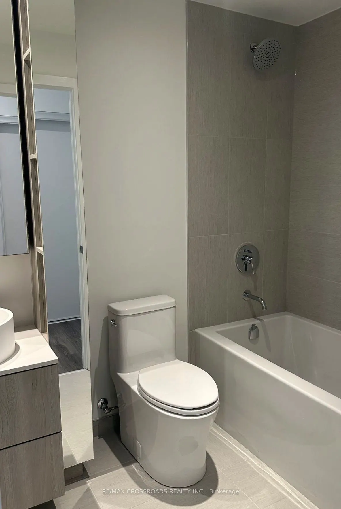 28 Ann Street #1804