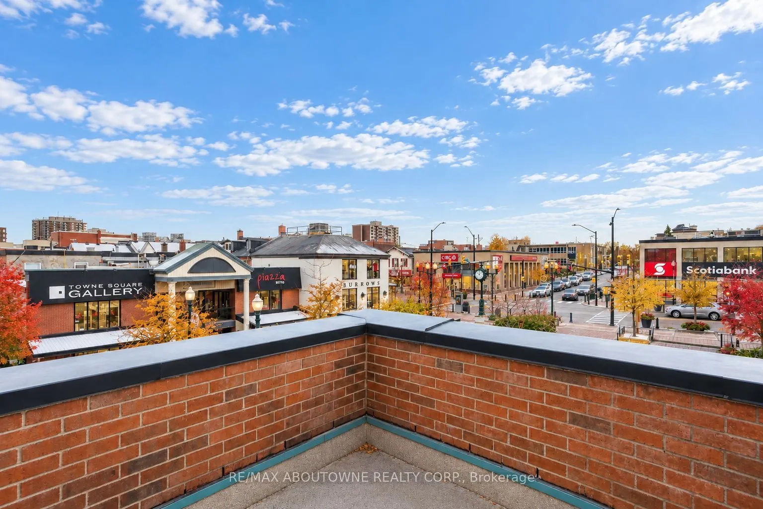 221 Robinson Street #215