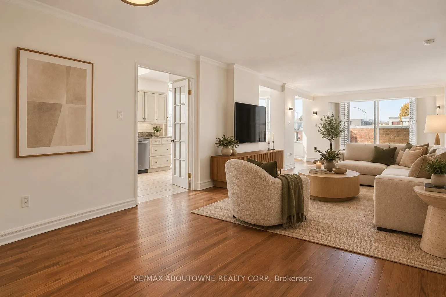 221 Robinson Street #215