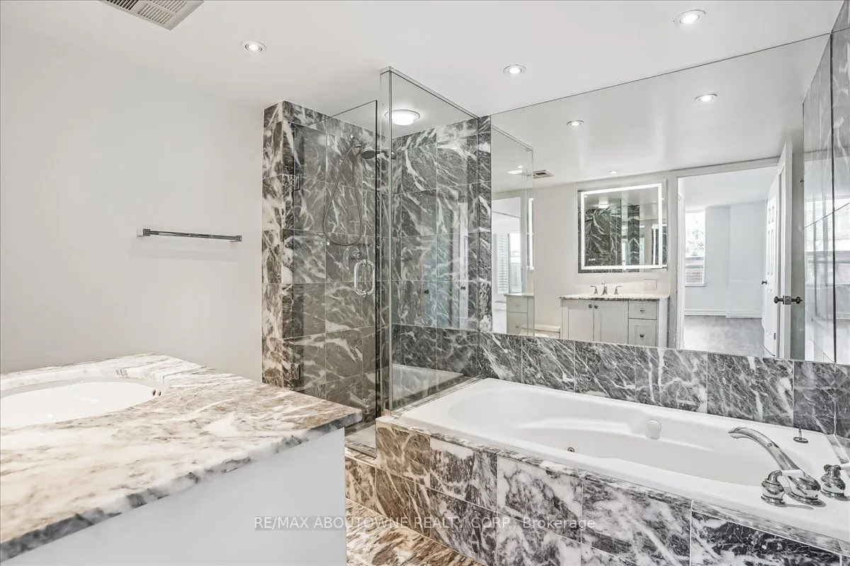221 Robinson Street #215