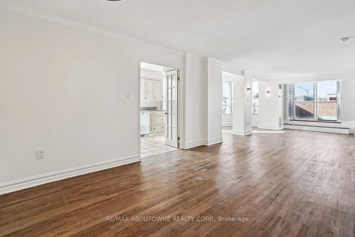 221 Robinson Street #215