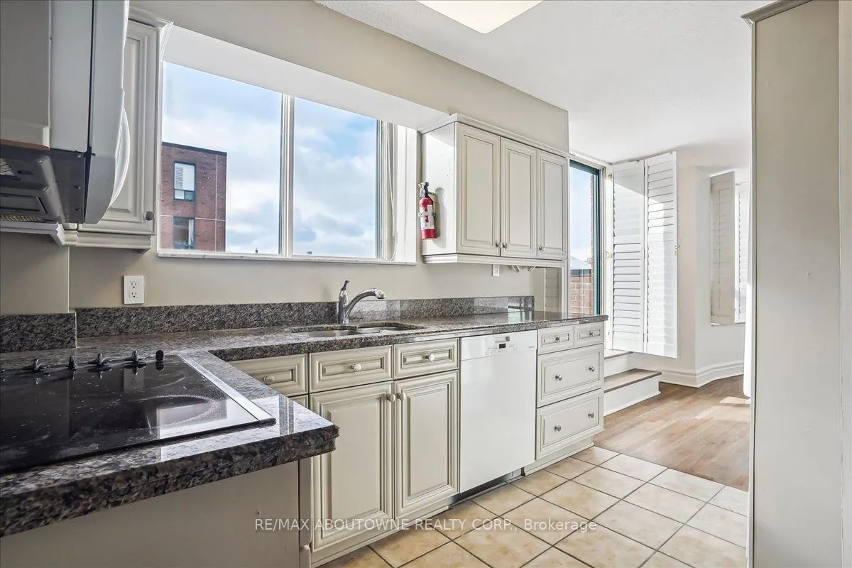 221 Robinson Street #215