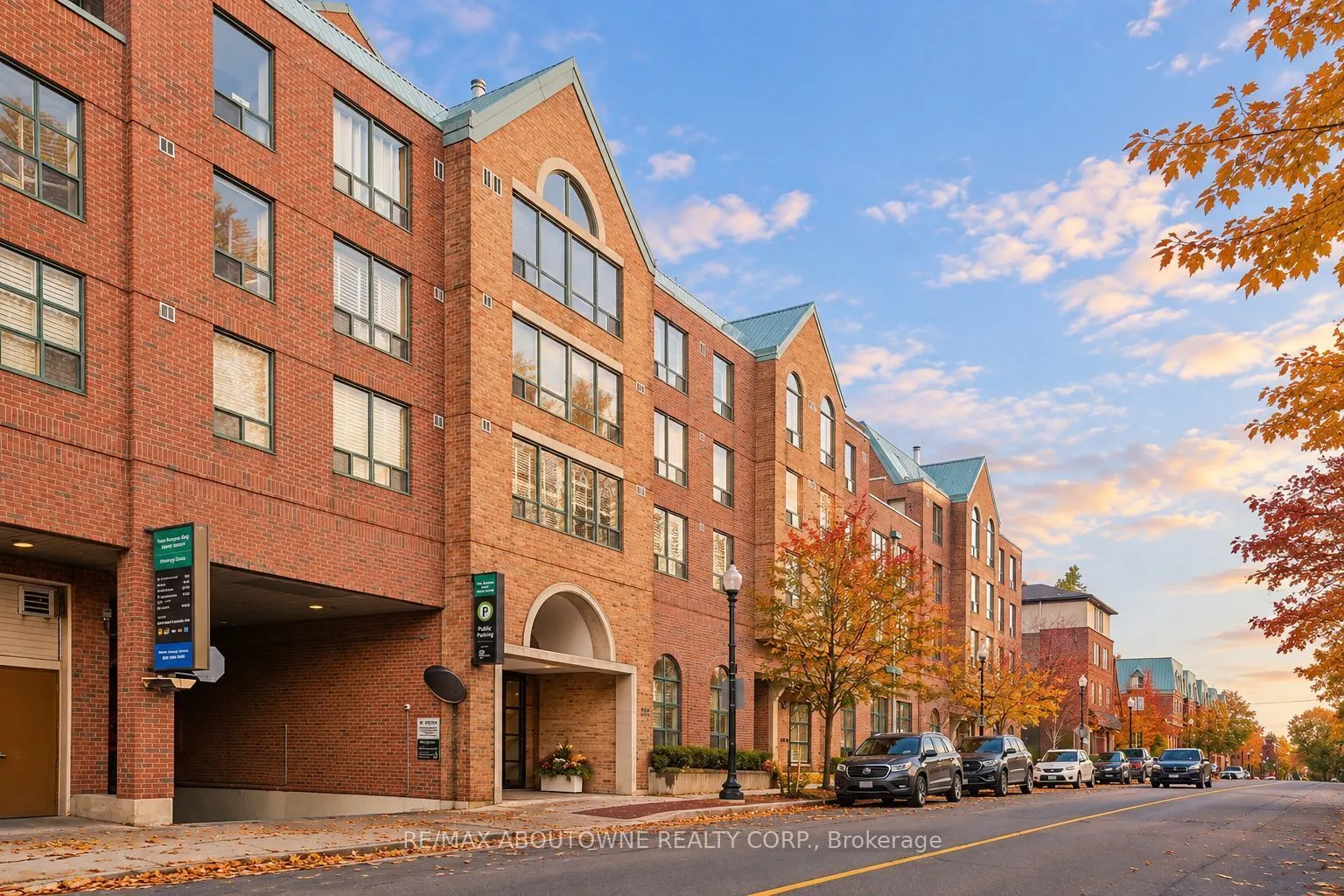 221 Robinson Street #215
