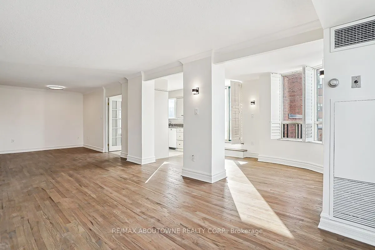 221 Robinson Street #215