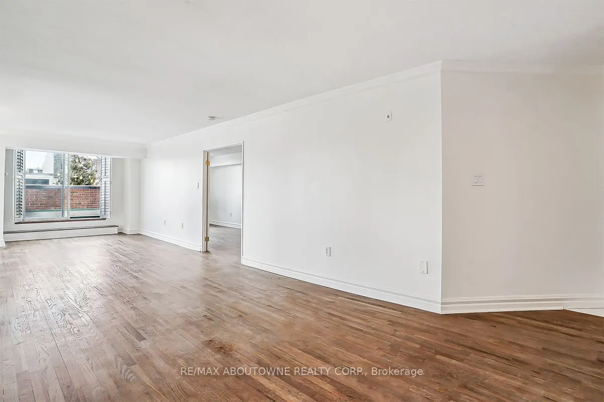221 Robinson Street #215