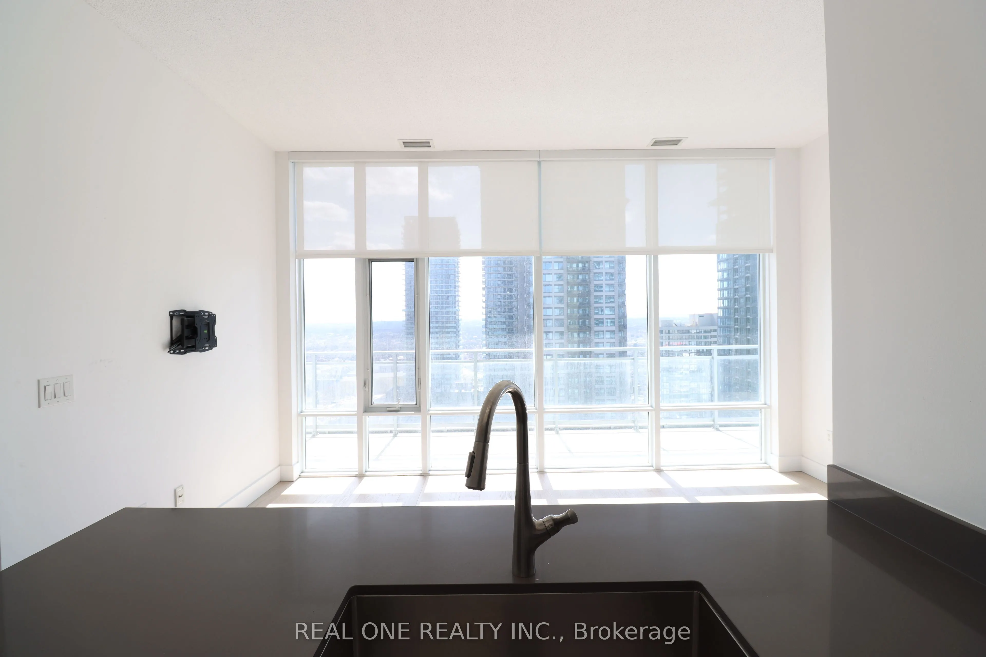 365 Prince Of Wales Drive #2208