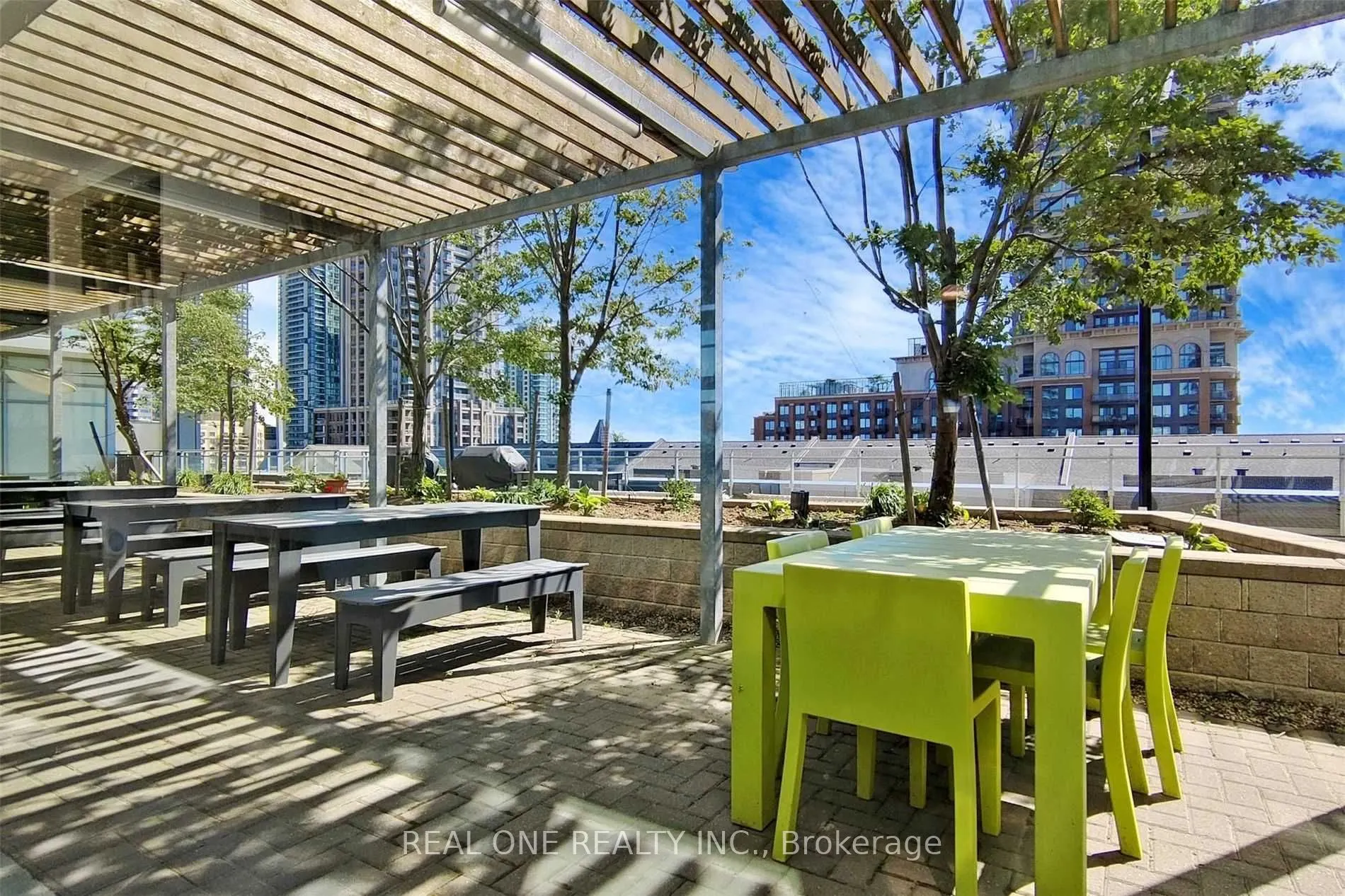 365 Prince Of Wales Drive #2208