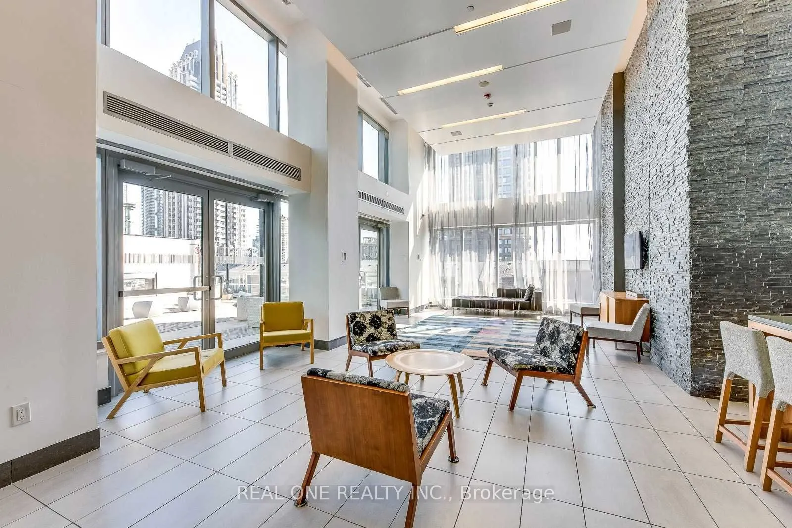 365 Prince Of Wales Drive #2208