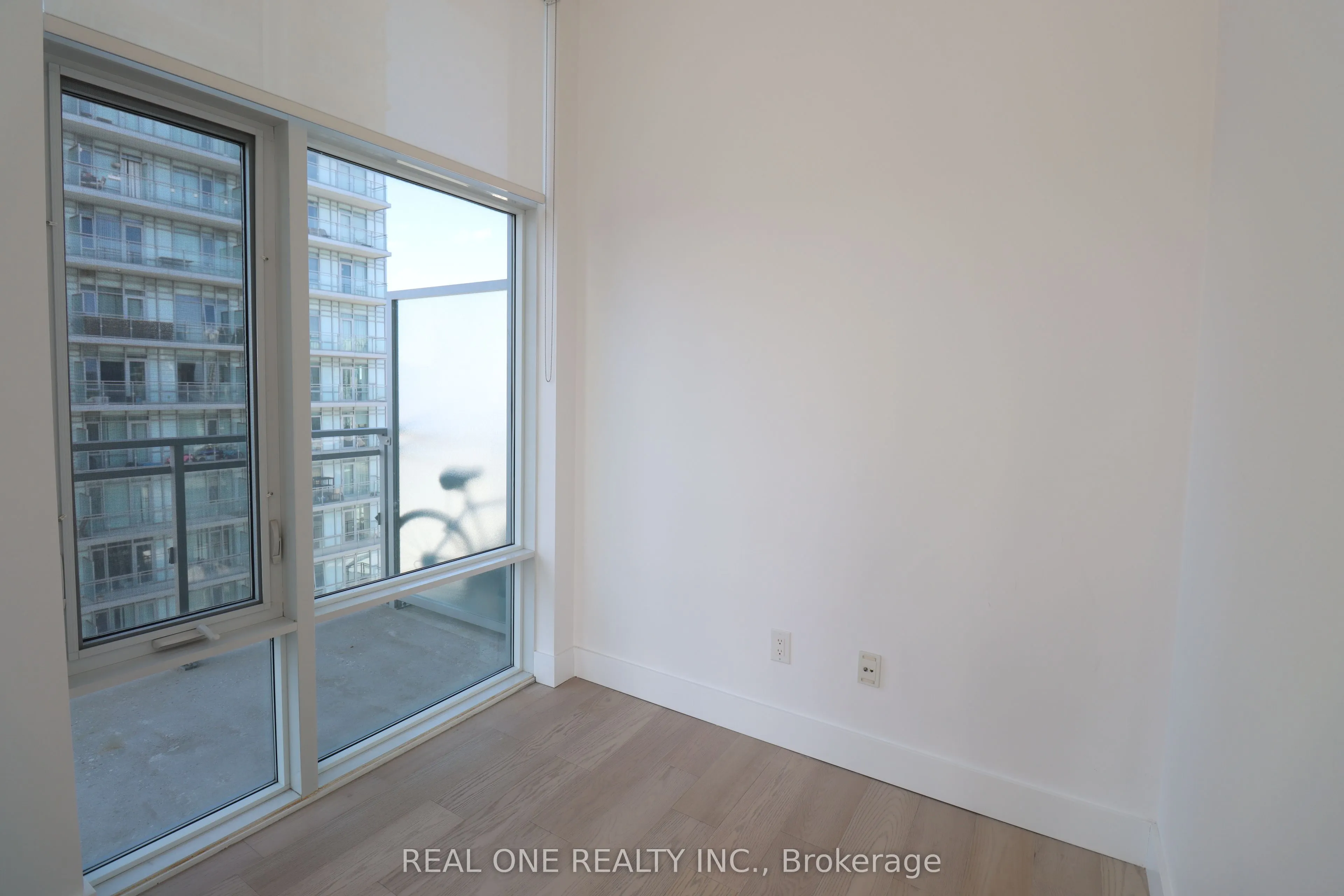365 Prince Of Wales Drive #2208