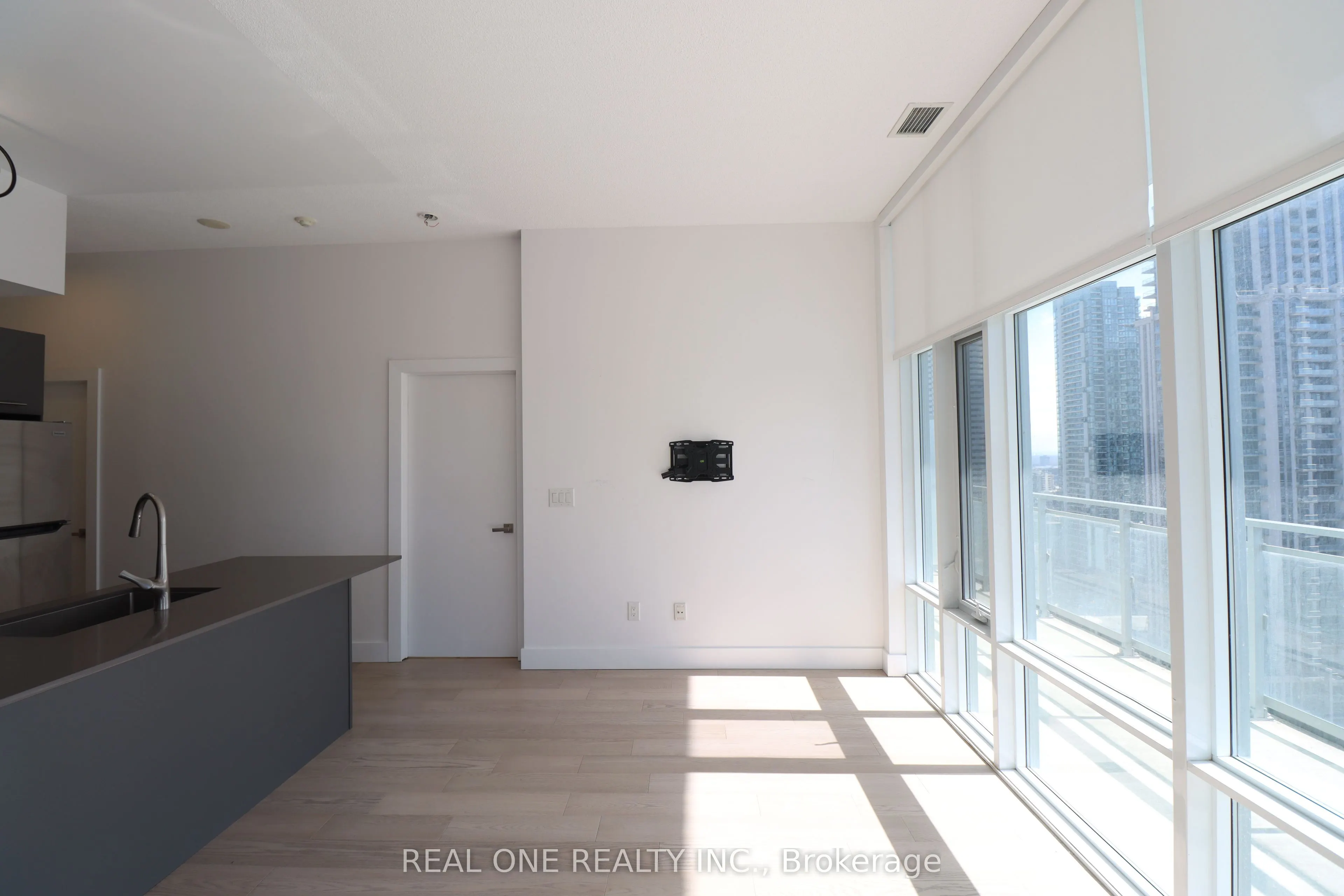 365 Prince Of Wales Drive #2208